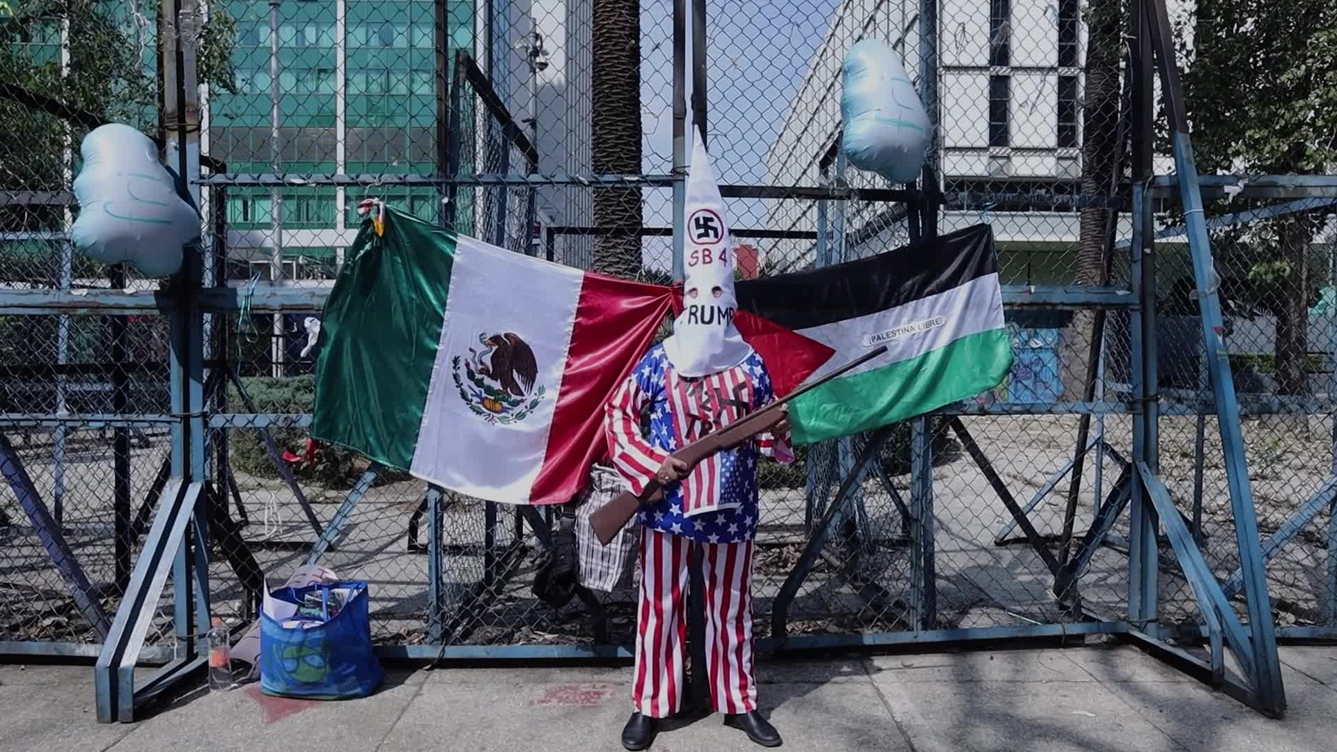 Protest in Mexico City for Donald Trump's inauguration 
