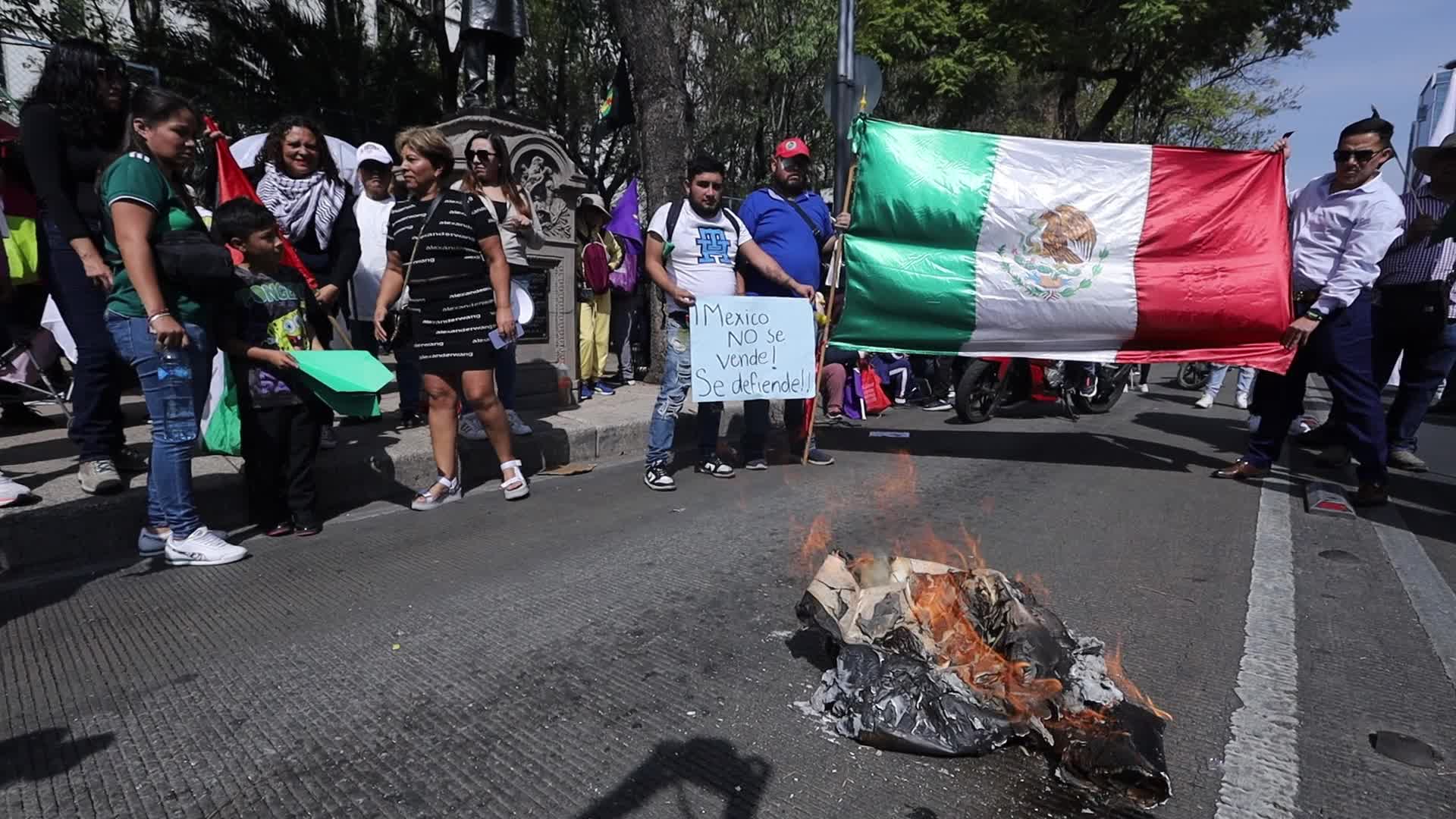 Protest in Mexico City for Donald Trump's inauguration 