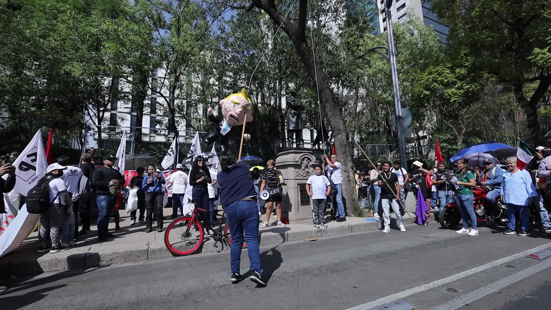 Protest in Mexico City for Donald Trump's inauguration 