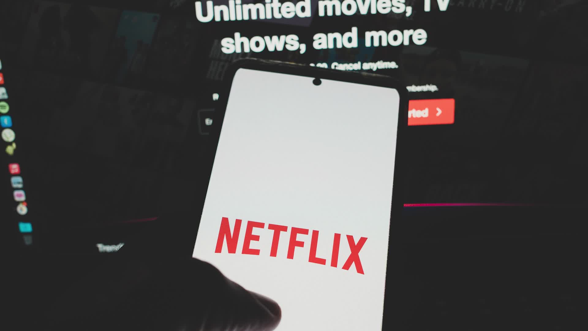 Netflix Revenue Climbs 16% in Q4, Surpassing Analyst Expectations