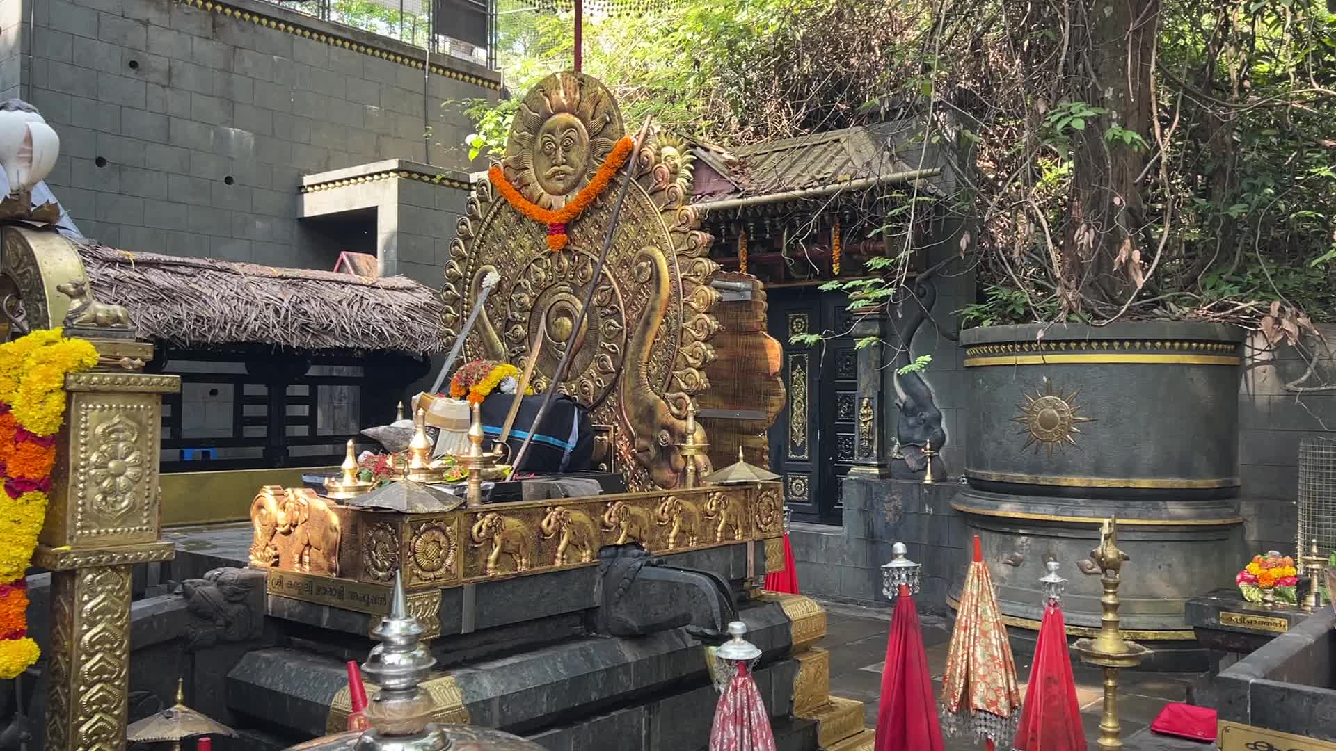 Sree Kallely Oorali Appooppan Kavu