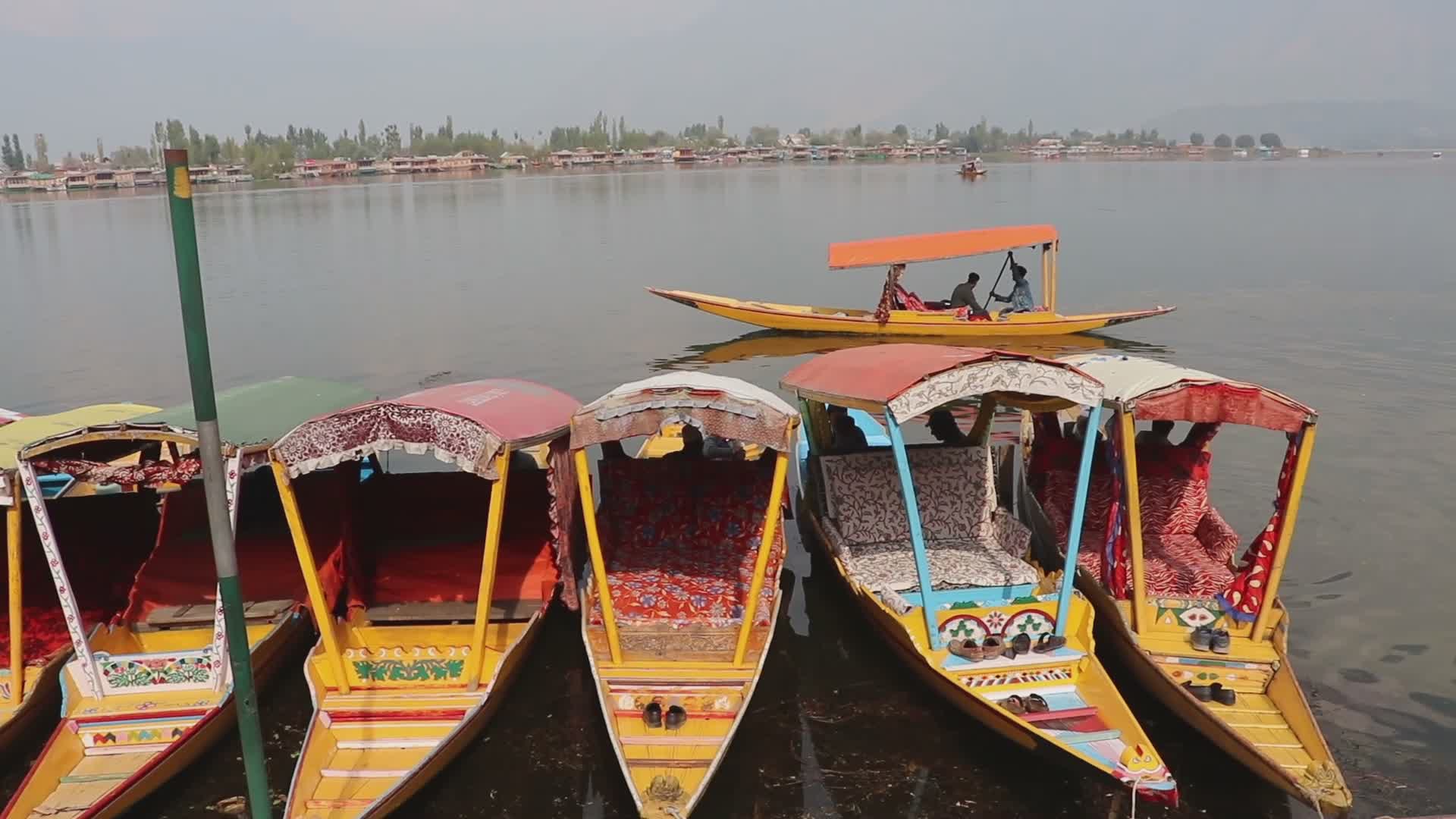 Deserted Dal Lake