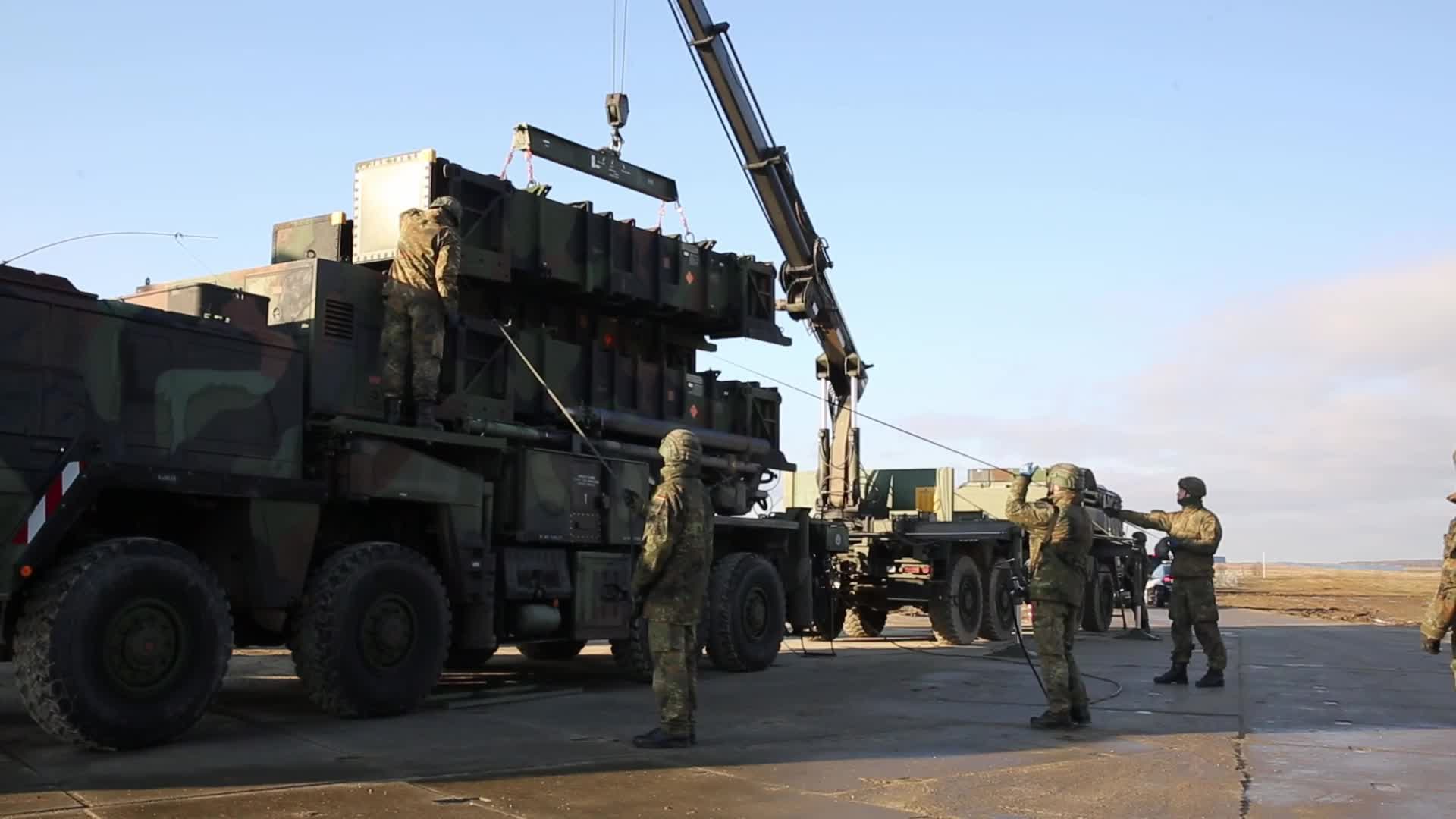 German Minister of Defence visits German soldiers stationed in Poland 