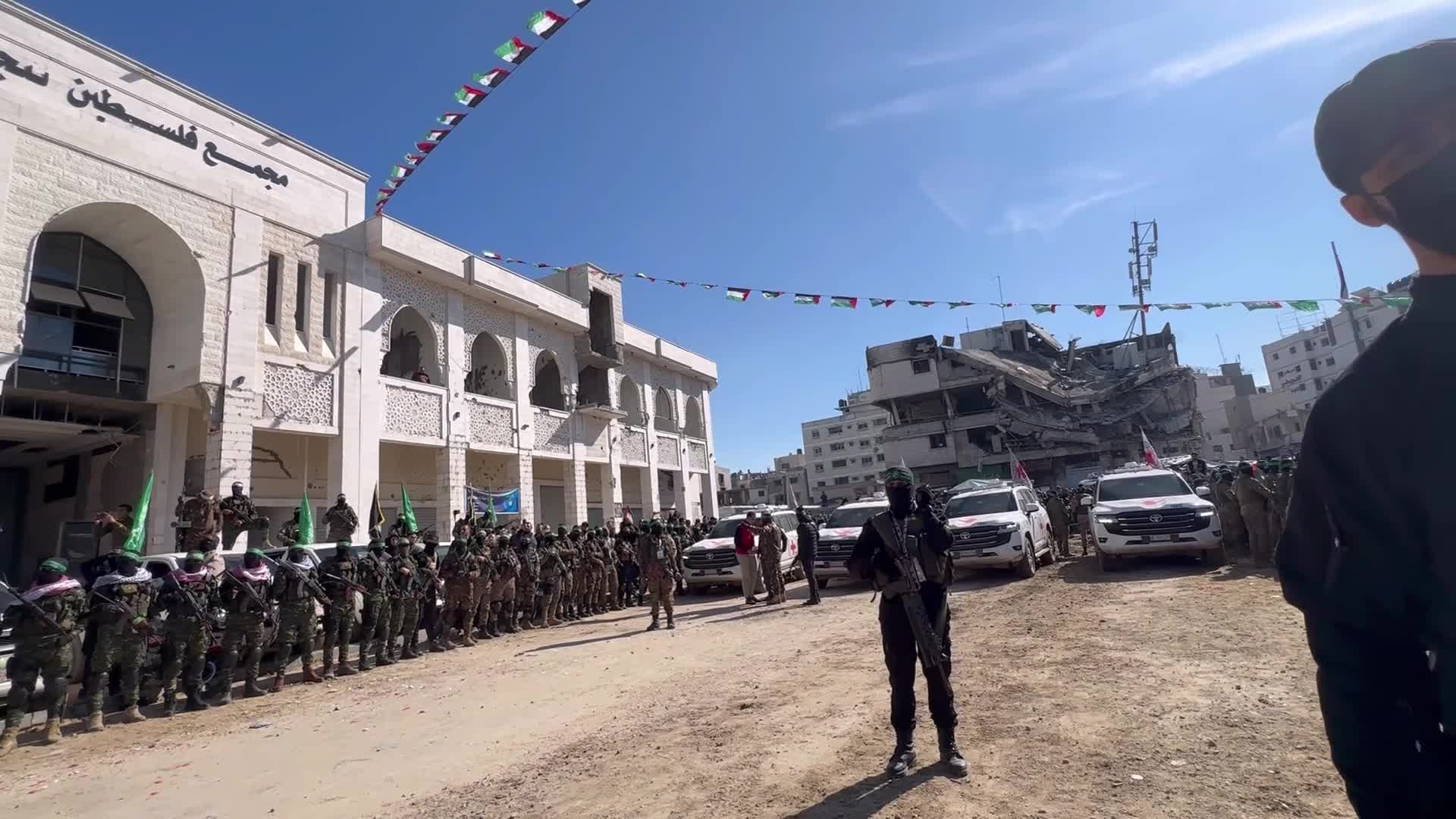 Hamas hands over 4 Israeli soldier hostages to Red Cross in 2nd swap