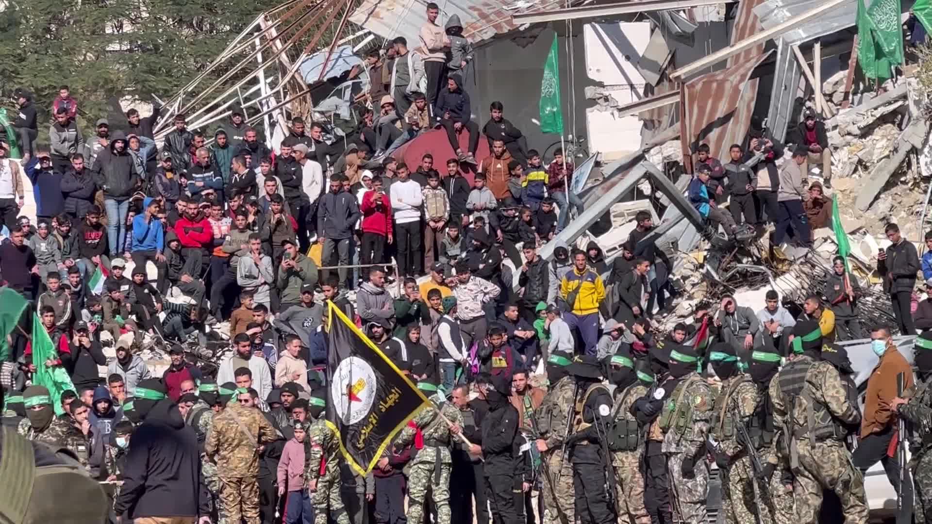 Hamas hands over 4 Israeli soldier hostages to Red Cross in 2nd swap
