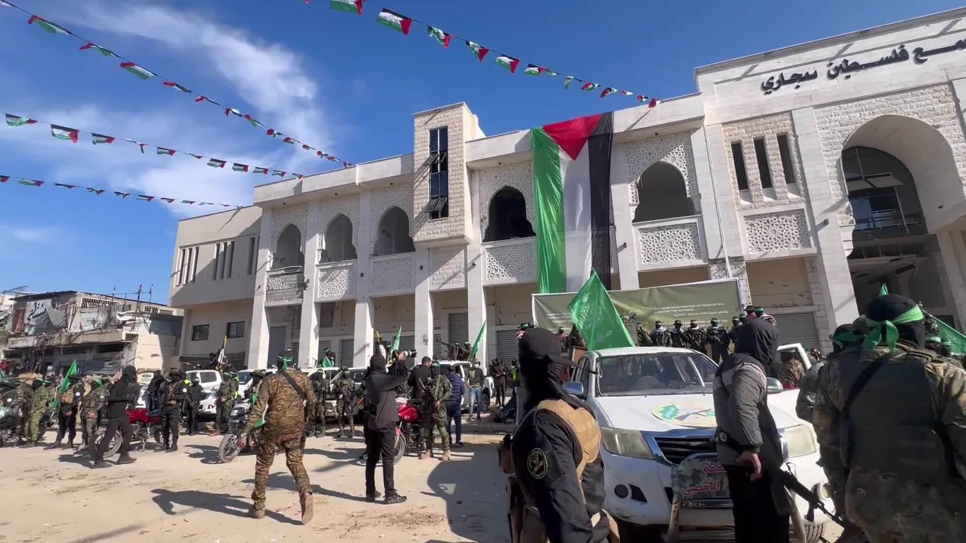 Hamas hands over 4 Israeli soldier hostages to Red Cross in 2nd swap