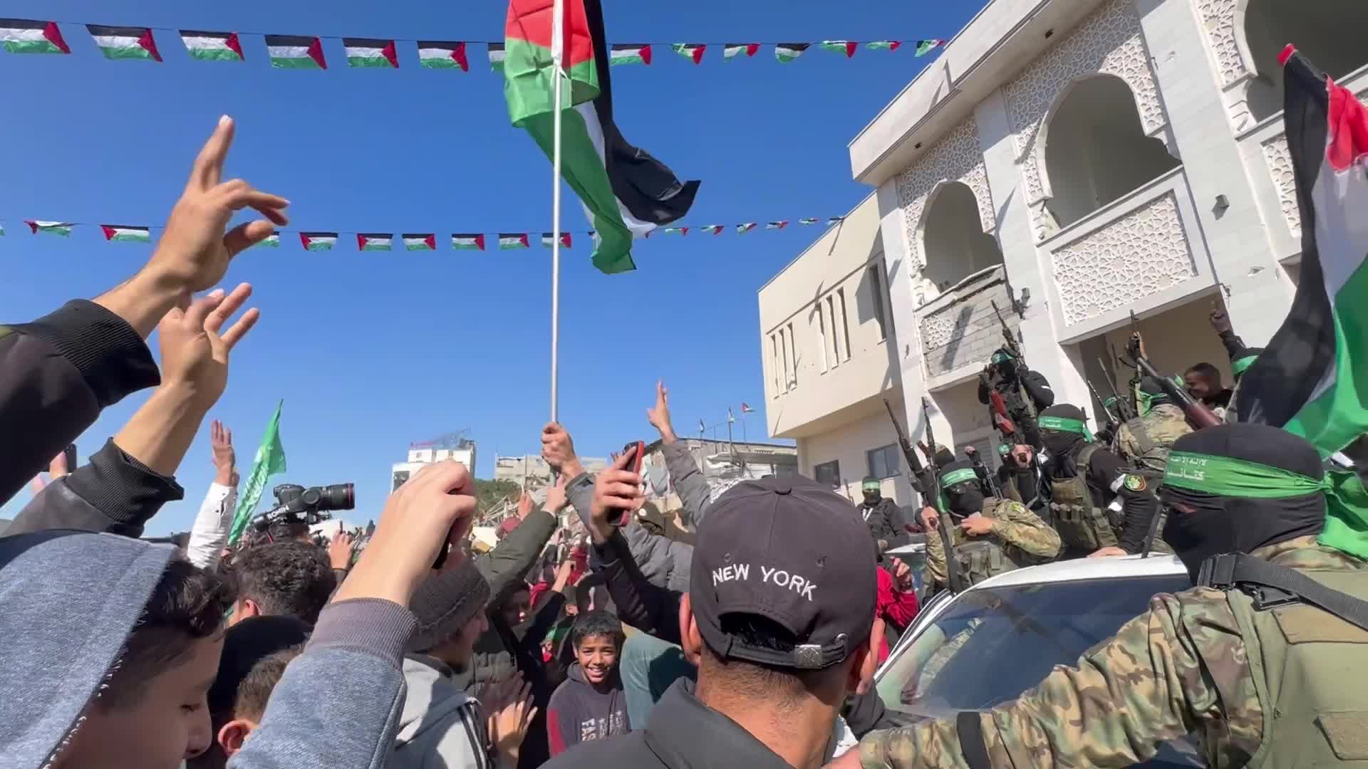 Hamas hands over 4 Israeli soldier hostages to Red Cross in 2nd swap