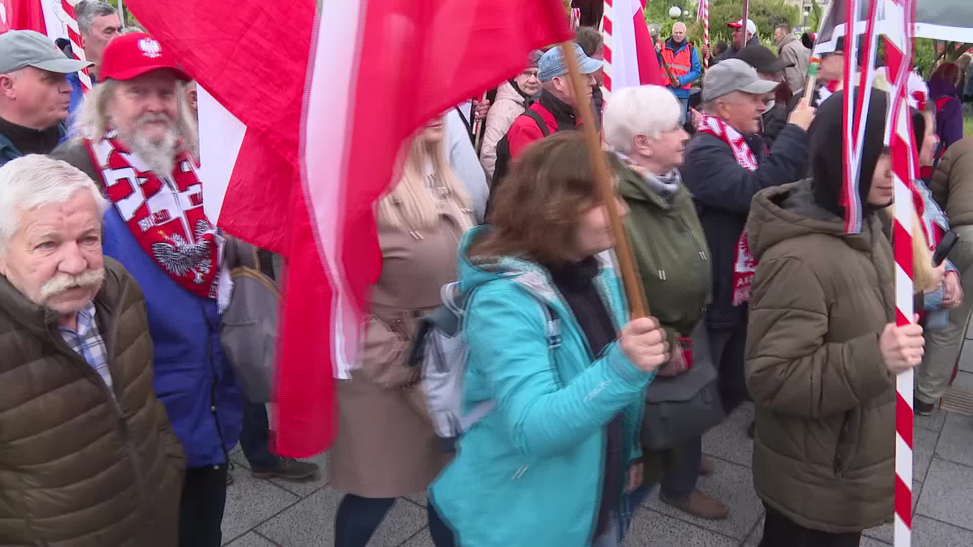 POLAND: anti-migrants nationalists protest