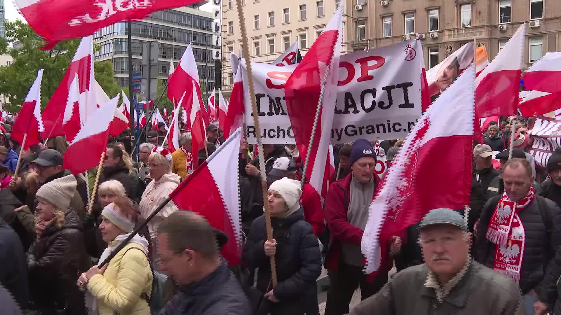 POLAND: anti-migrants nationalists protest