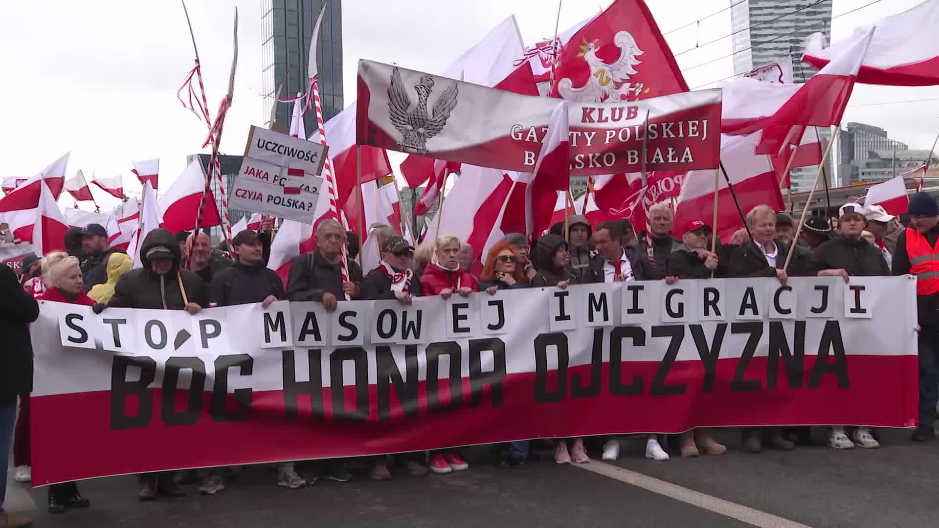 POLAND: anti-migrants nationalists protest