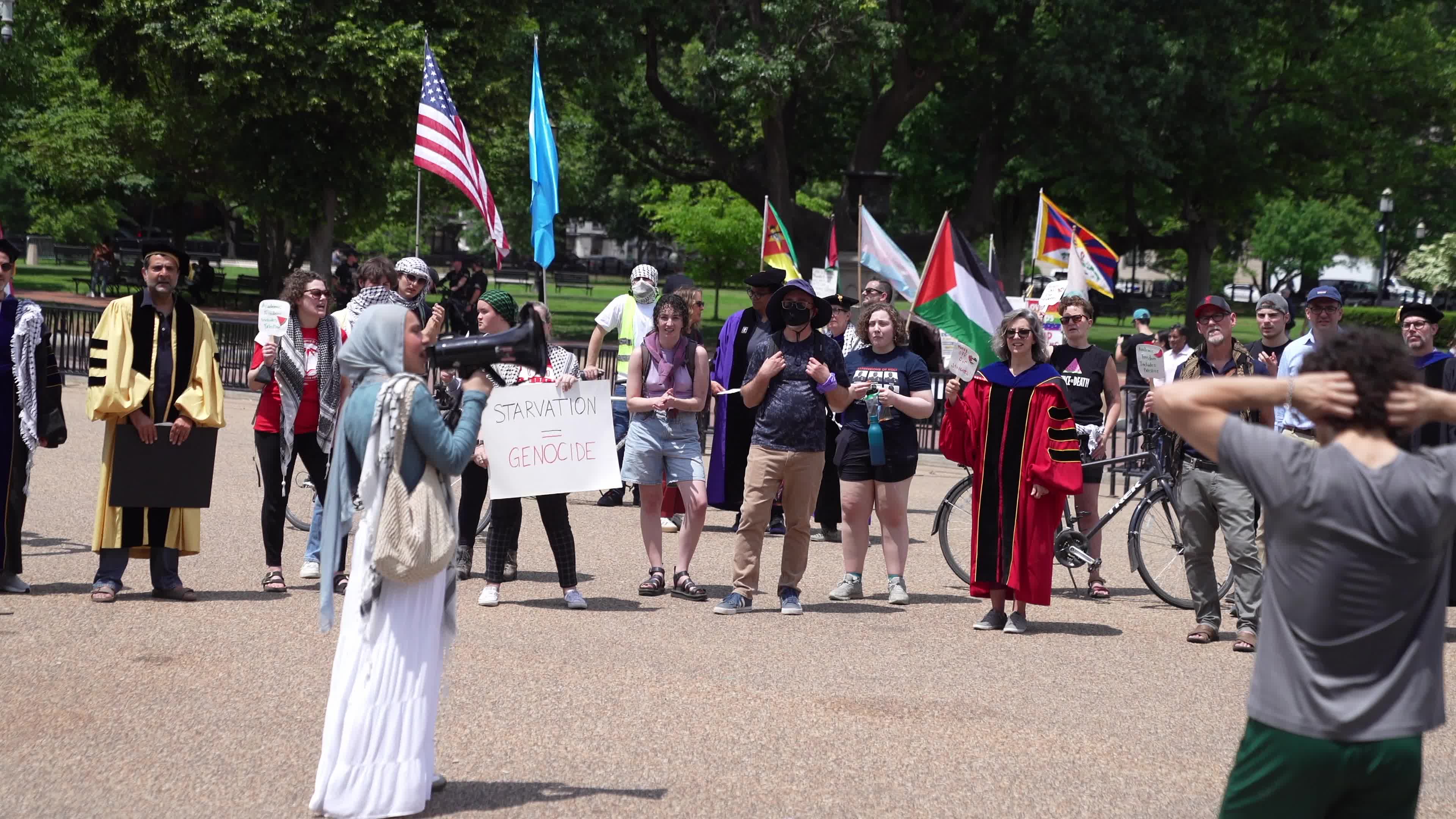 The George Washington University faculty and students portests free Palestine and march to the white house 