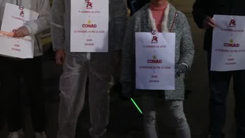 Protest of workers belonging to the Auchan/Conad group in Piazza della Scala in Milan