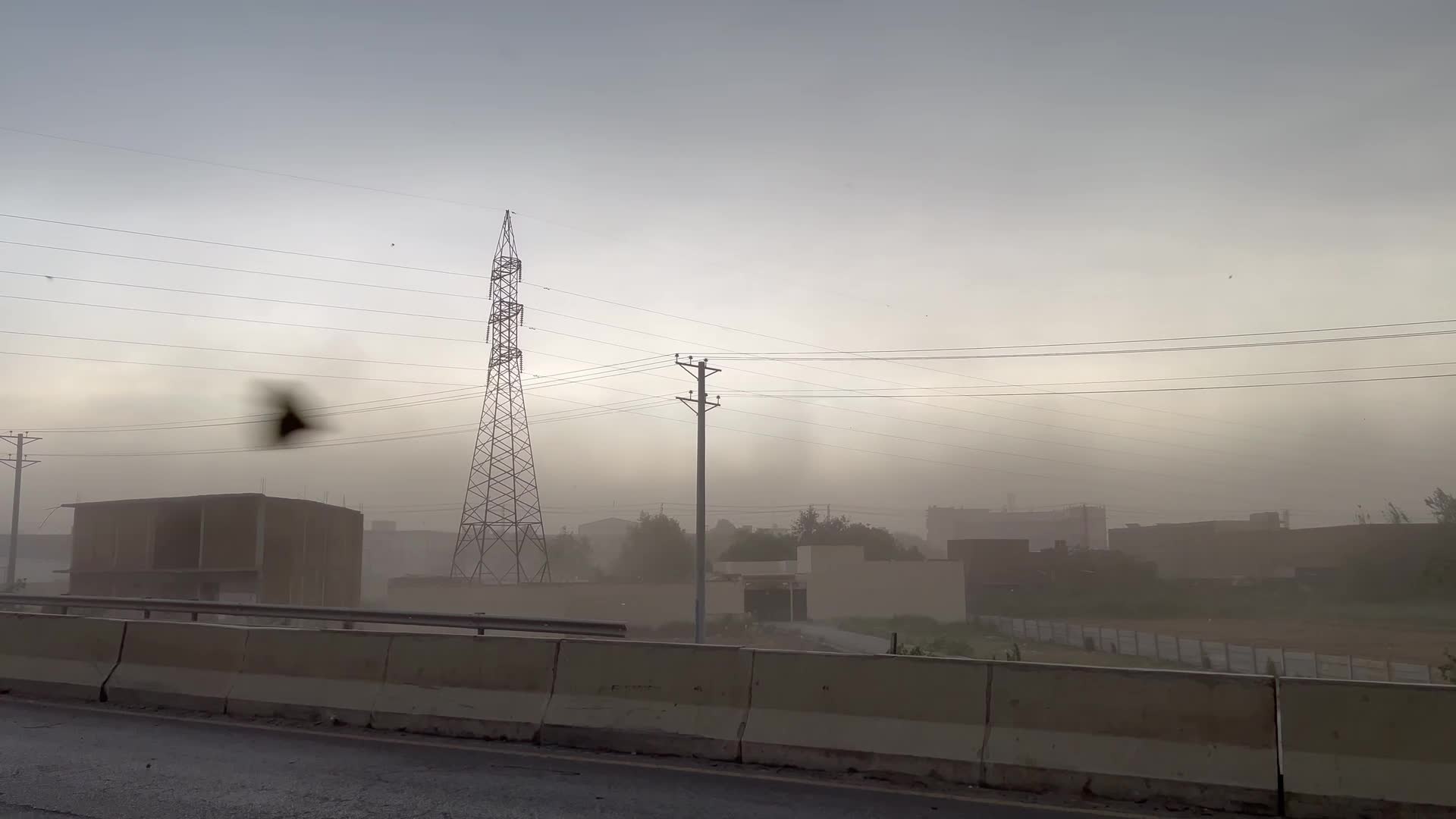 Severe storm hits Pakistani city of Peshawar 