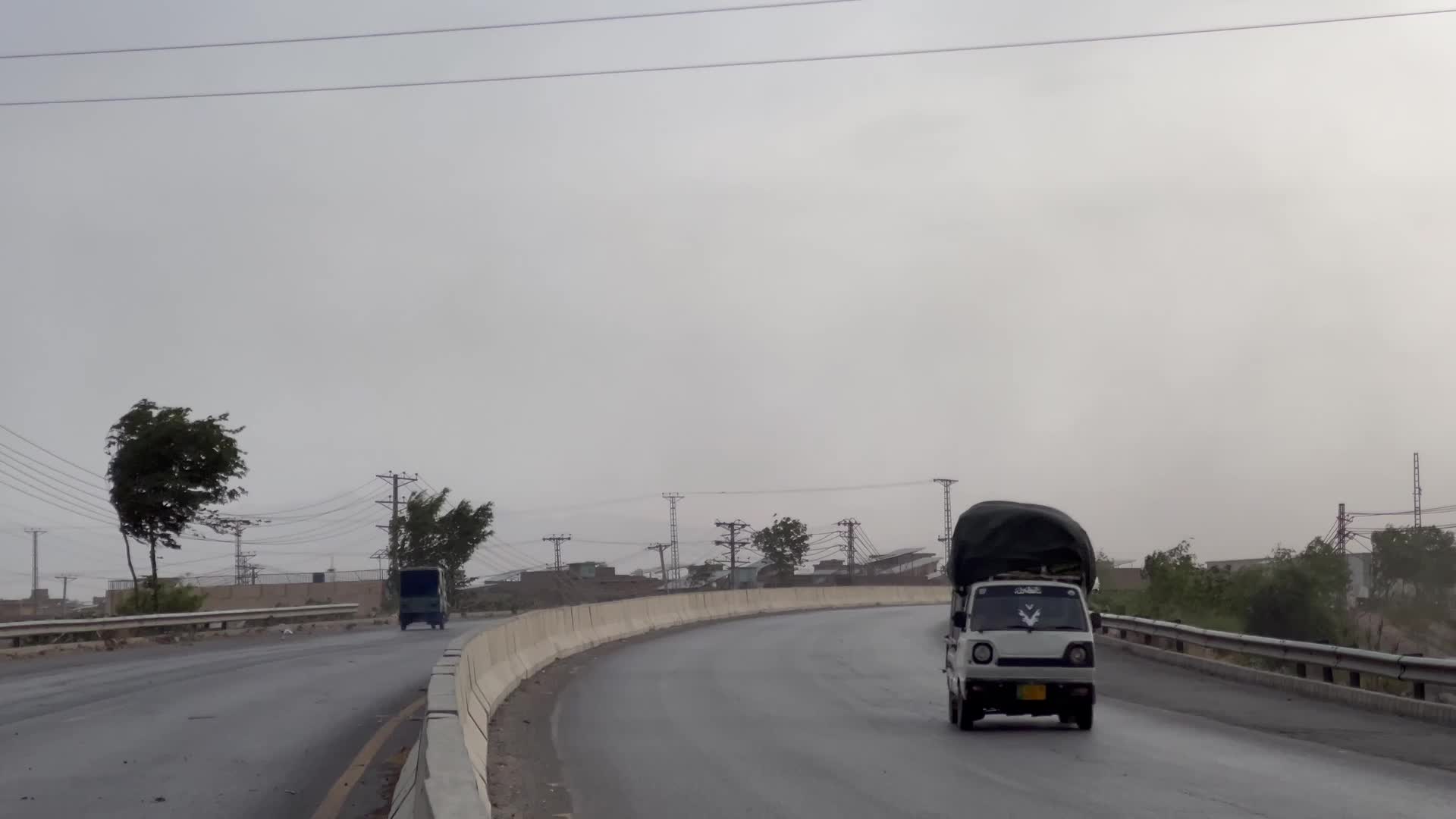 Severe storm hits Pakistani city of Peshawar 