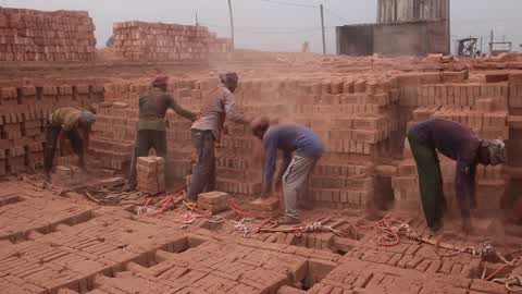  Brick Kilns cause Air pollution in Dhaka 
