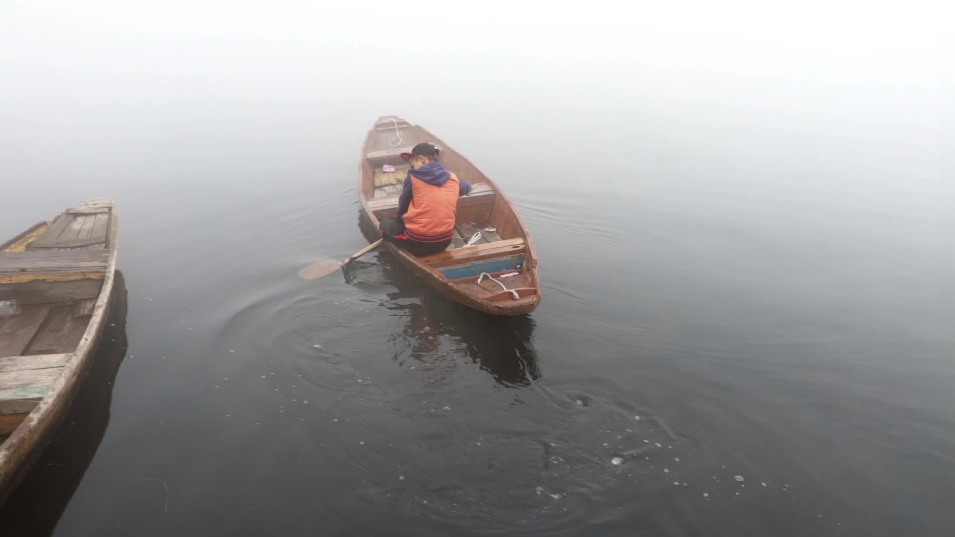 Dense fog gripped Kashmir

