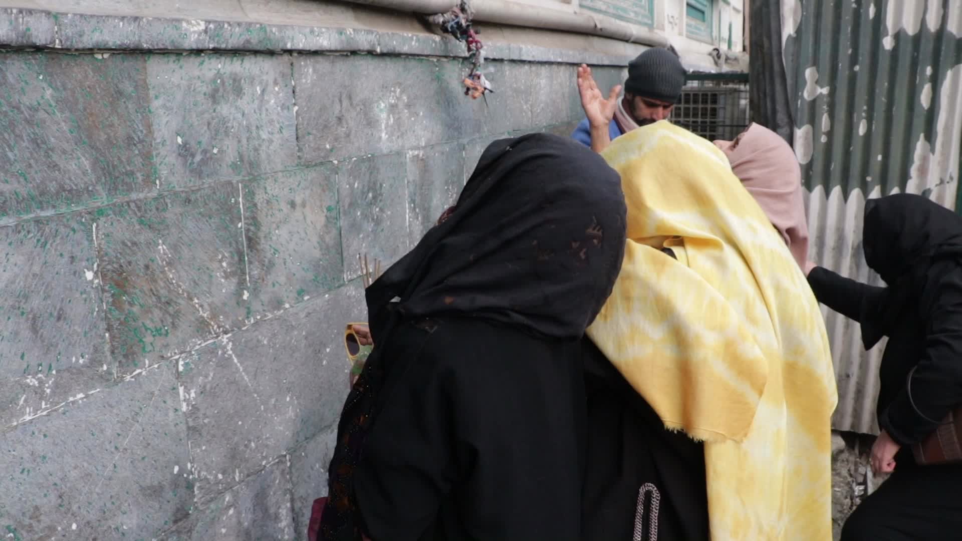 Devotees assemble at Dastgeer Sahib (RA) shrine on annual Urs
