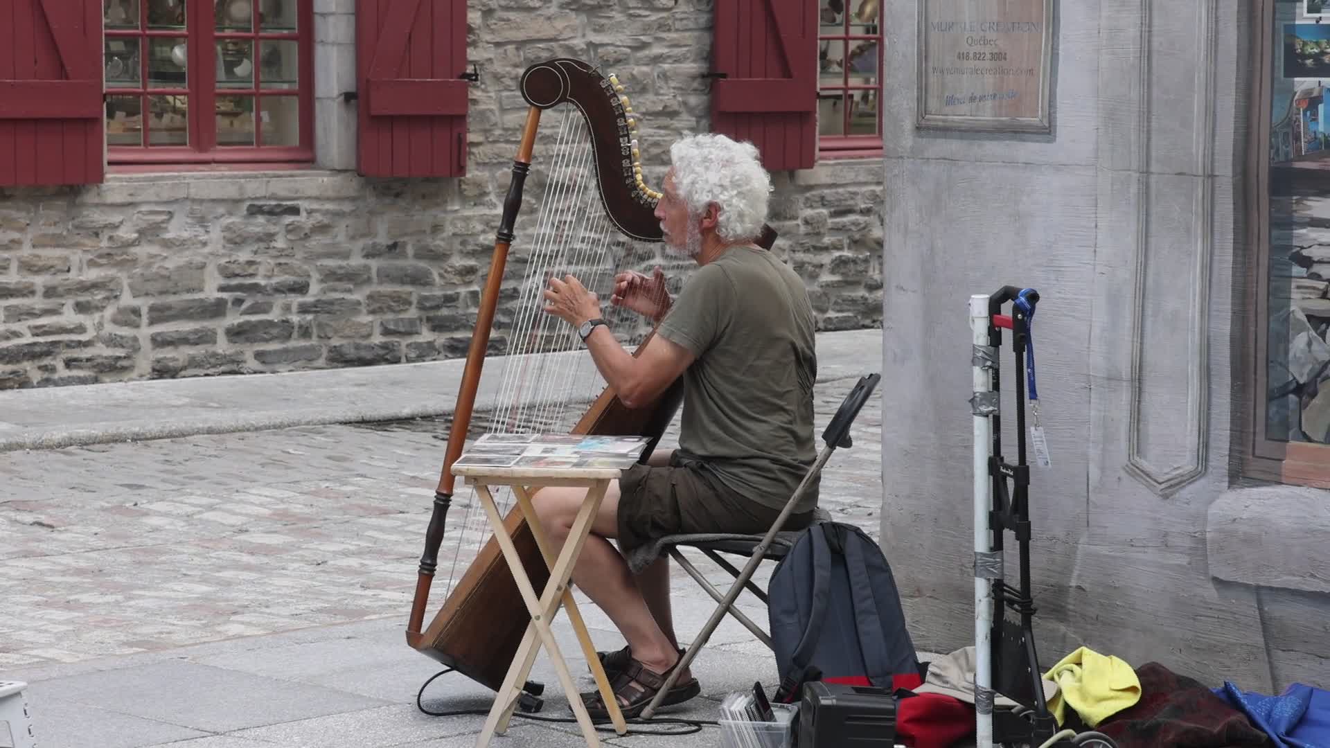 Daily life in Old Quebec City - 06/24/2025