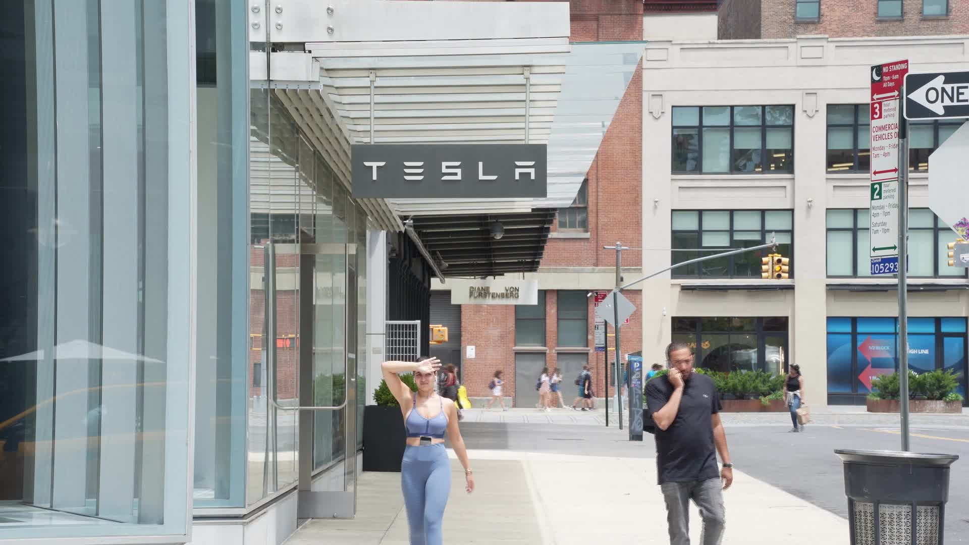 Tesla Shares Drop Over 8% Following Elon Musk’s Announcement of New Political Party