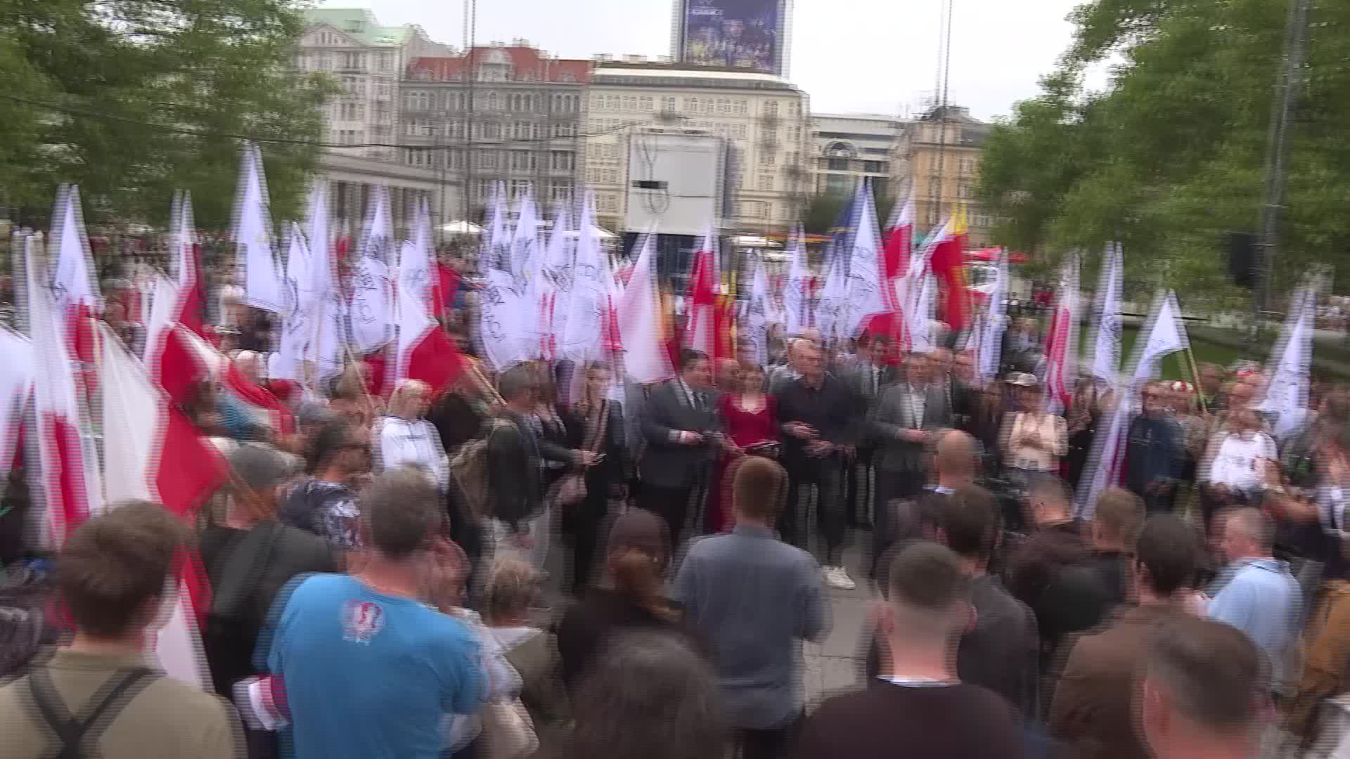 POLAND: Far-Right Demands Border Closures