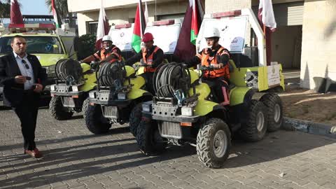 Israel allows Qatari donation of 20 emergency vehicles into Gaza City