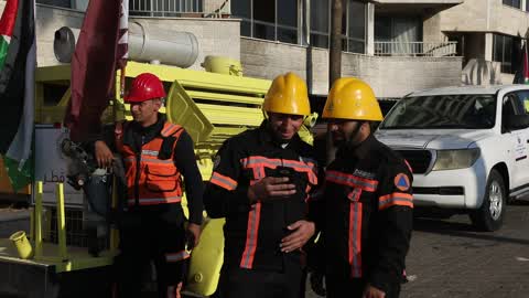 Israel allows Qatari donation of 20 emergency vehicles into Gaza City