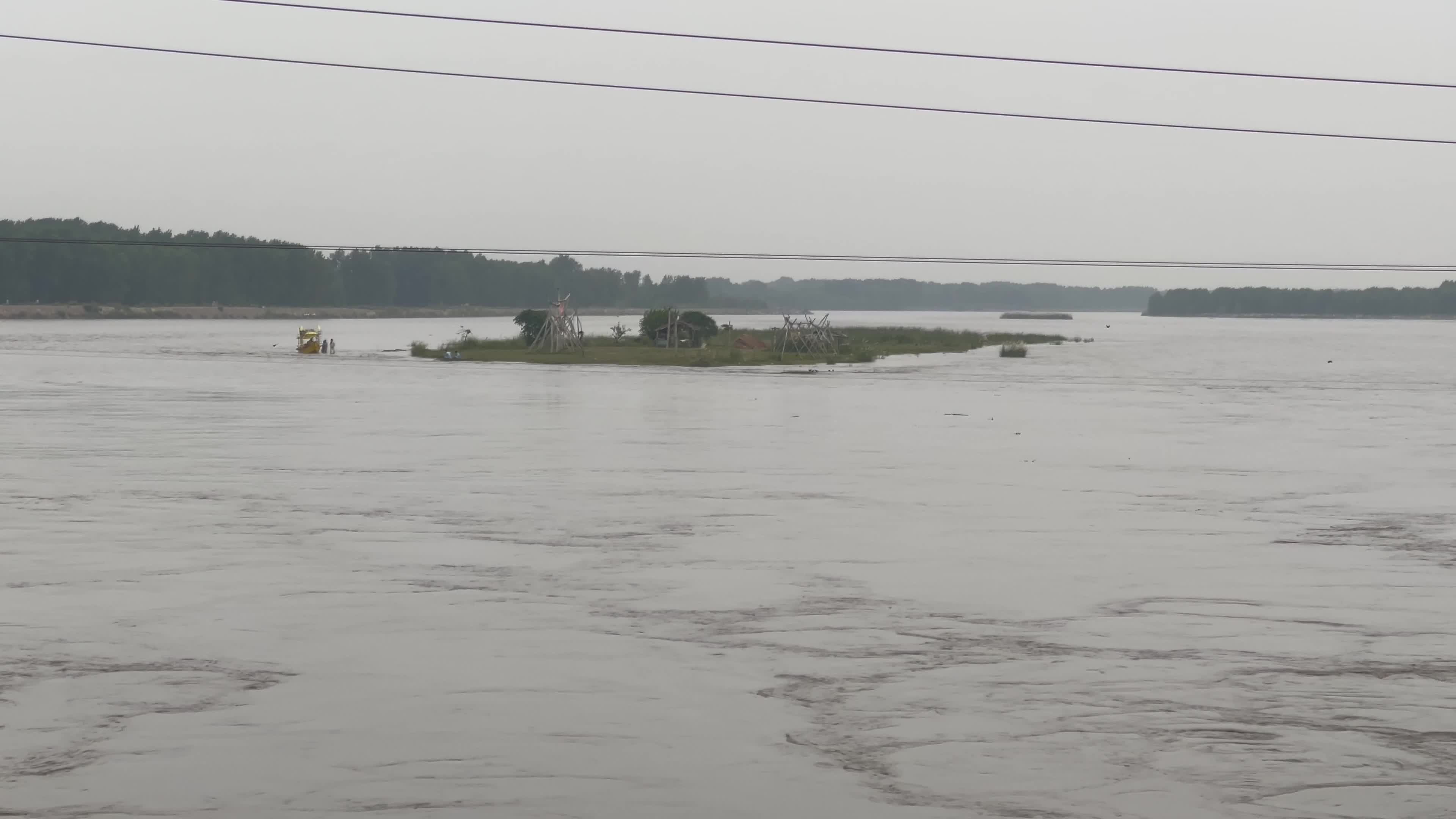 More than 160 people killed in Pakistan in heavy rains, flash floods