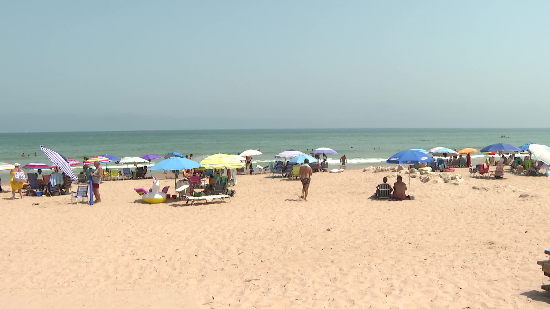 Valencian beaches and skies affected by wildfires across Spain