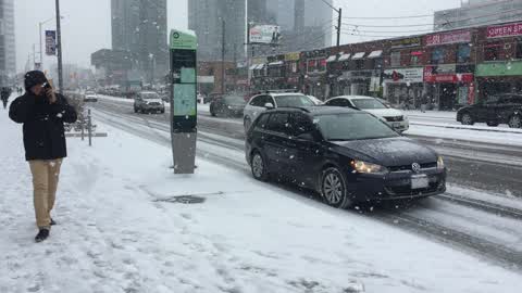 Toronto gets hit by winter snowstorm