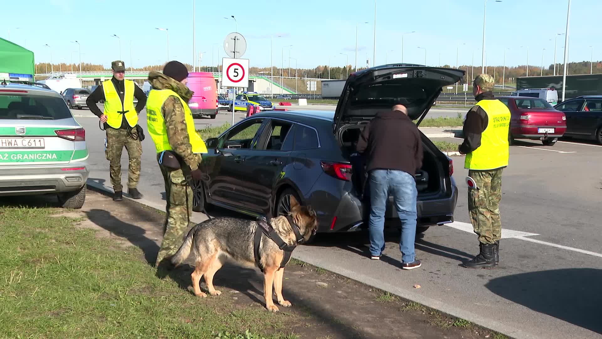 POLAND: security checks near the Lithuanian border