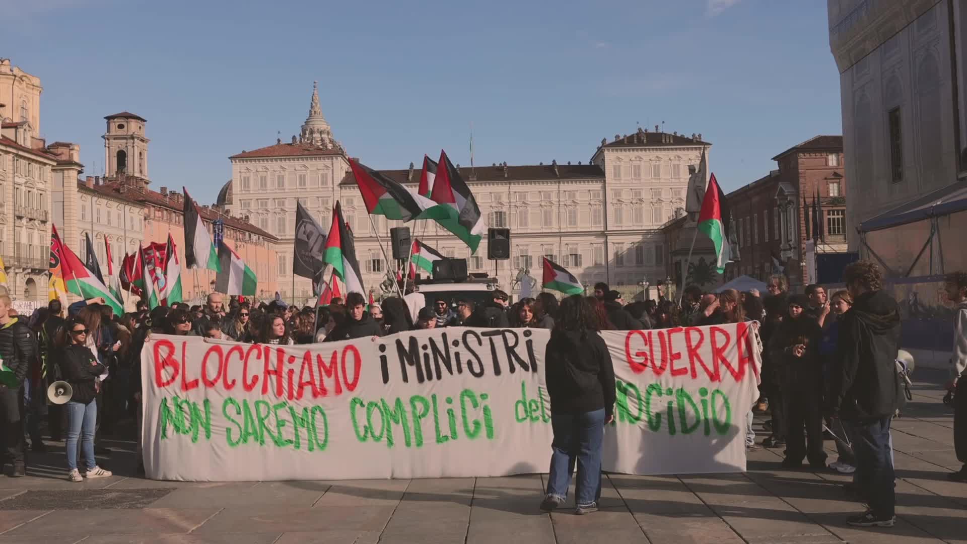 Protest against the presence of Foreign Minister Antonio Tajani and Minister Bernini