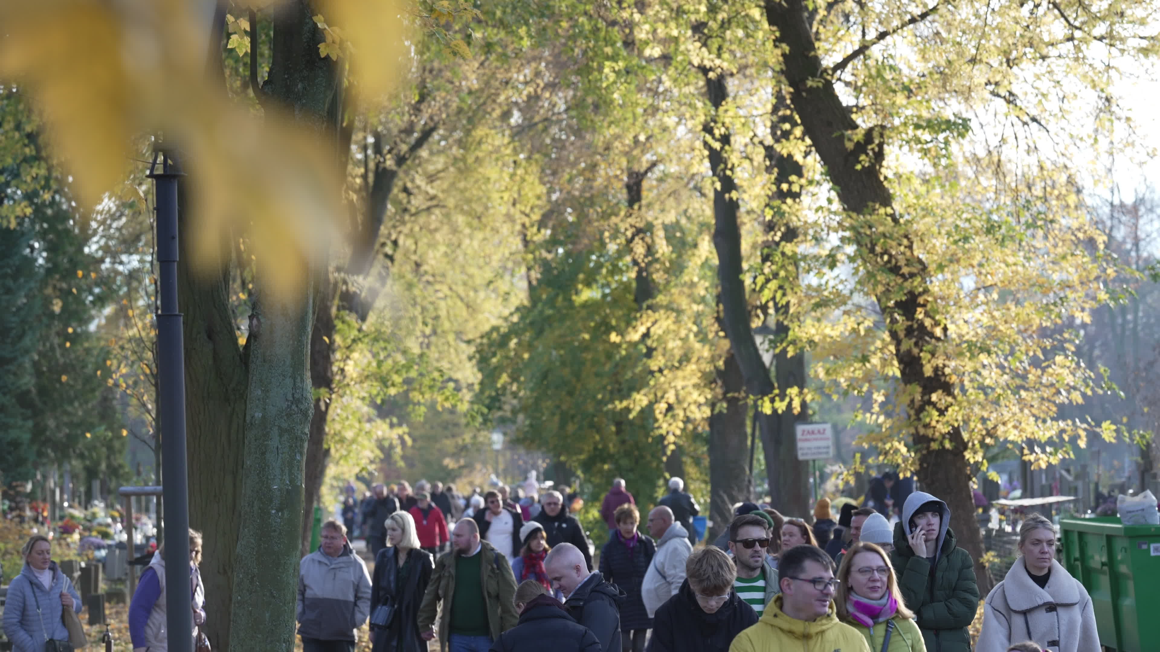 Thousands visit Brodno Cemetery in Warsaw on All Saints