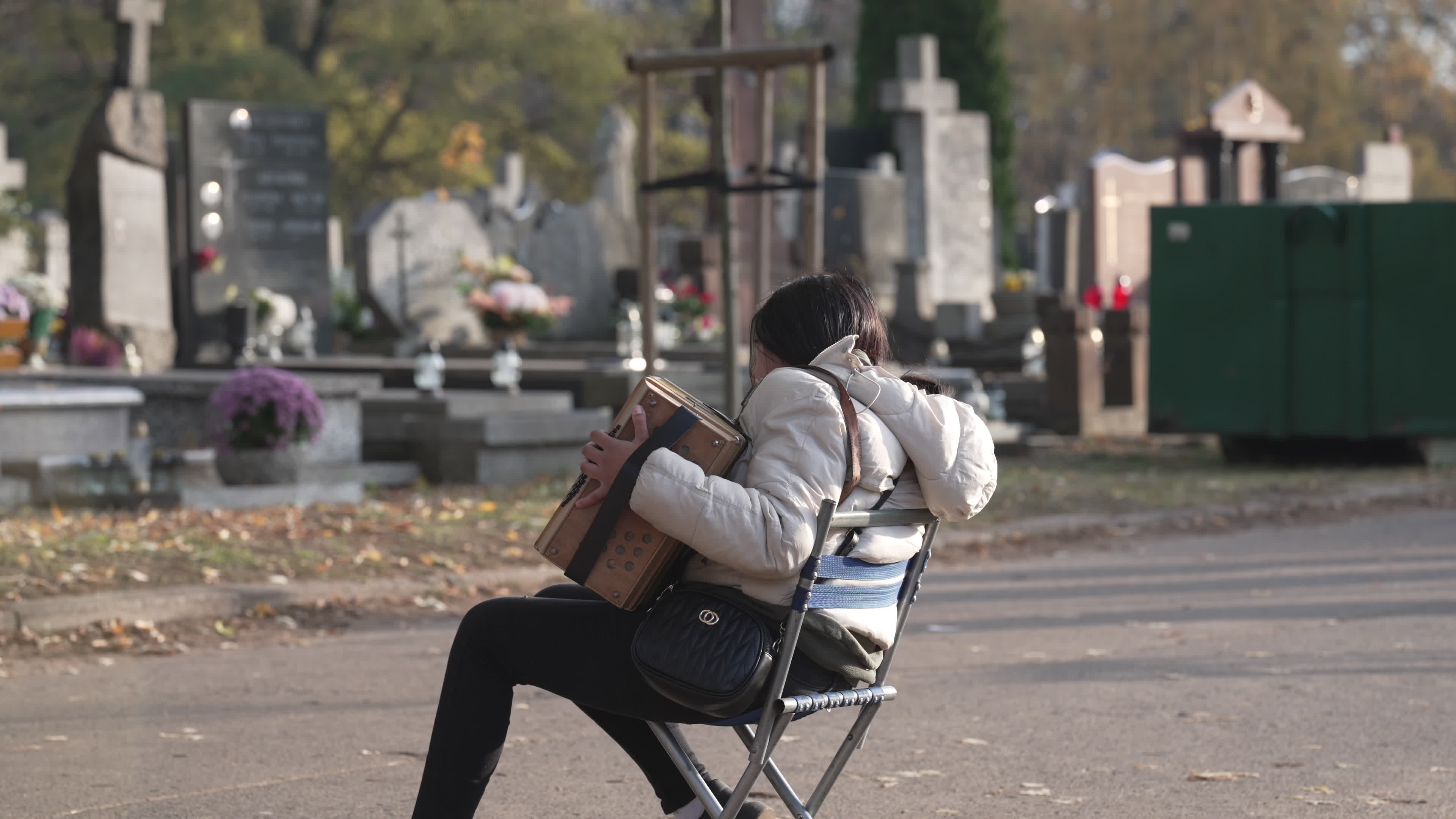 Thousands visit Brodno Cemetery in Warsaw on All Saints