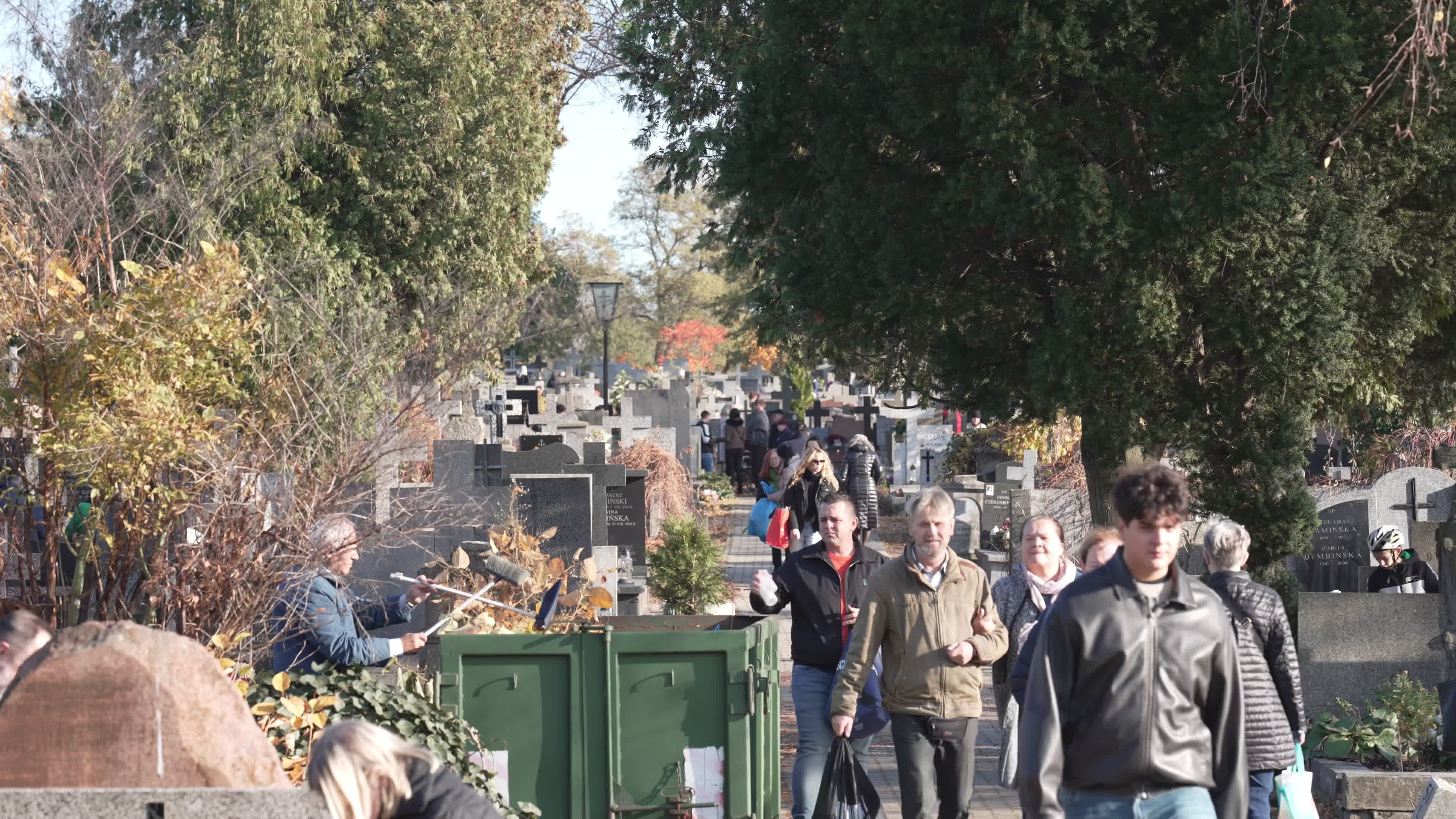 Thousands visit Brodno Cemetery in Warsaw on All Saints