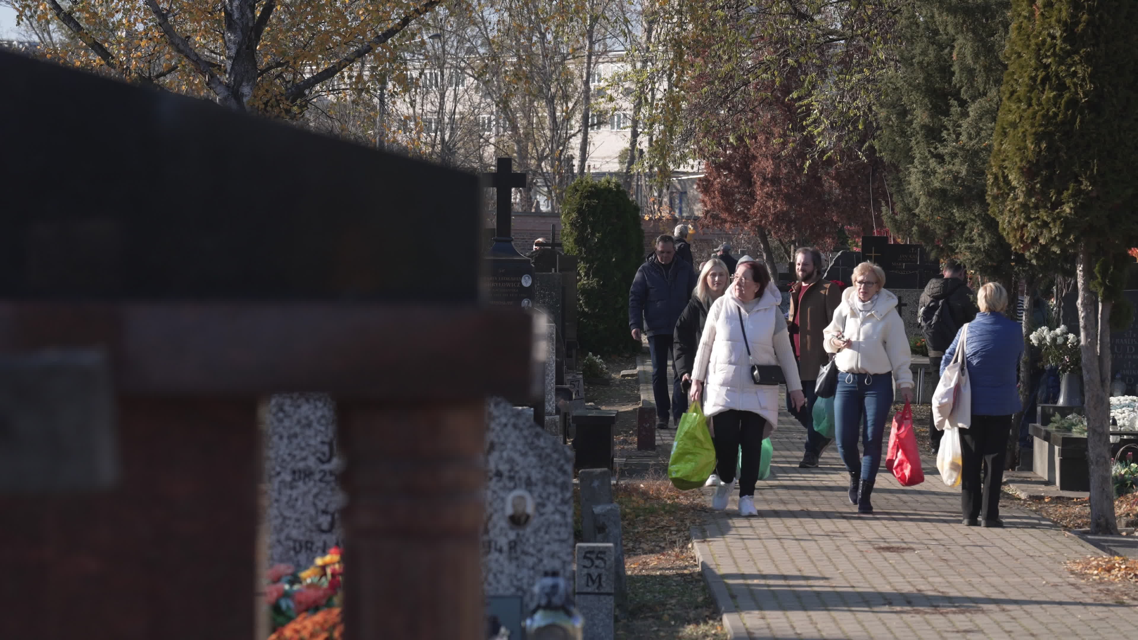 Thousands visit Brodno Cemetery in Warsaw on All Saints