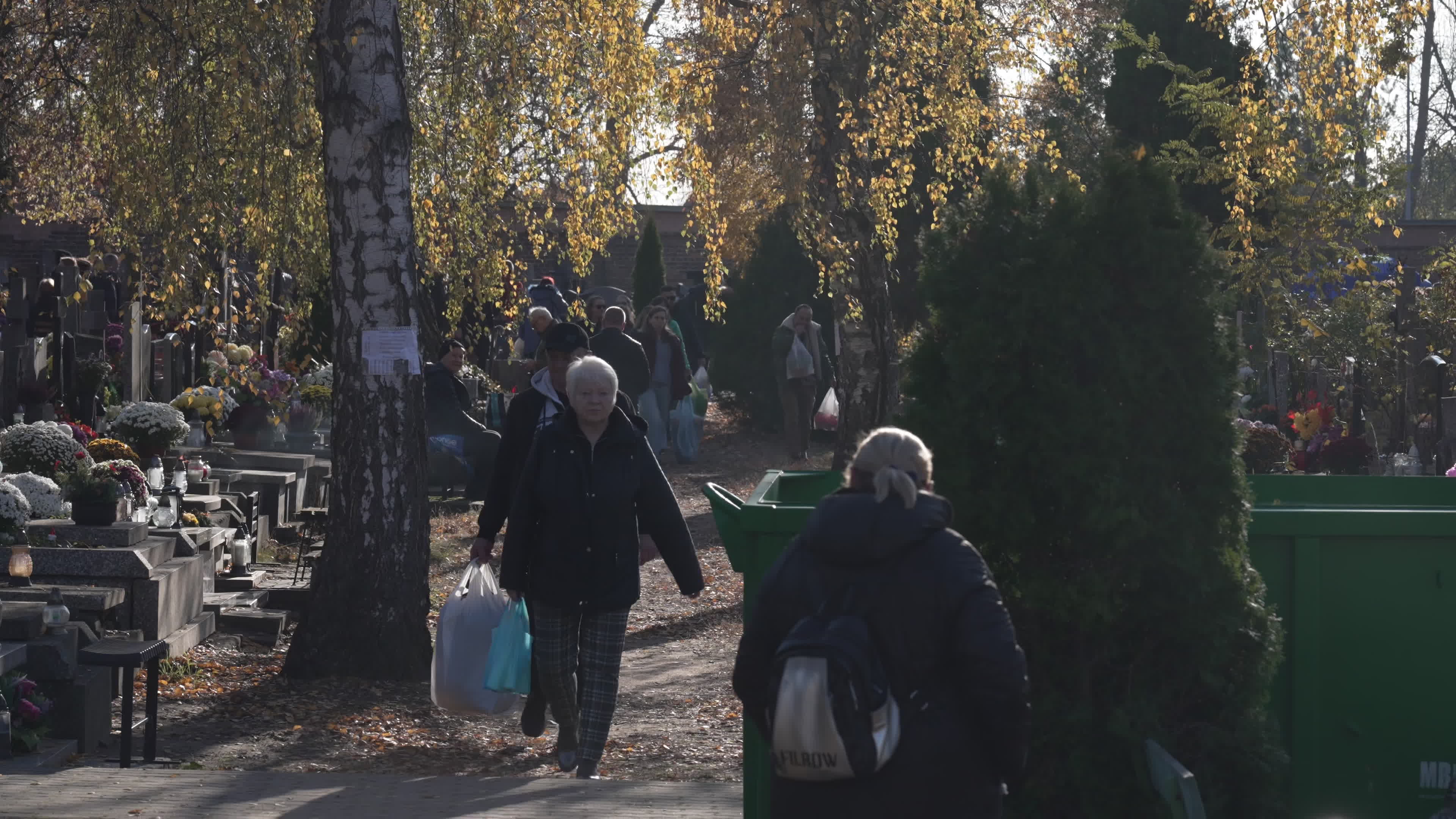 Thousands visit Brodno Cemetery in Warsaw on All Saints