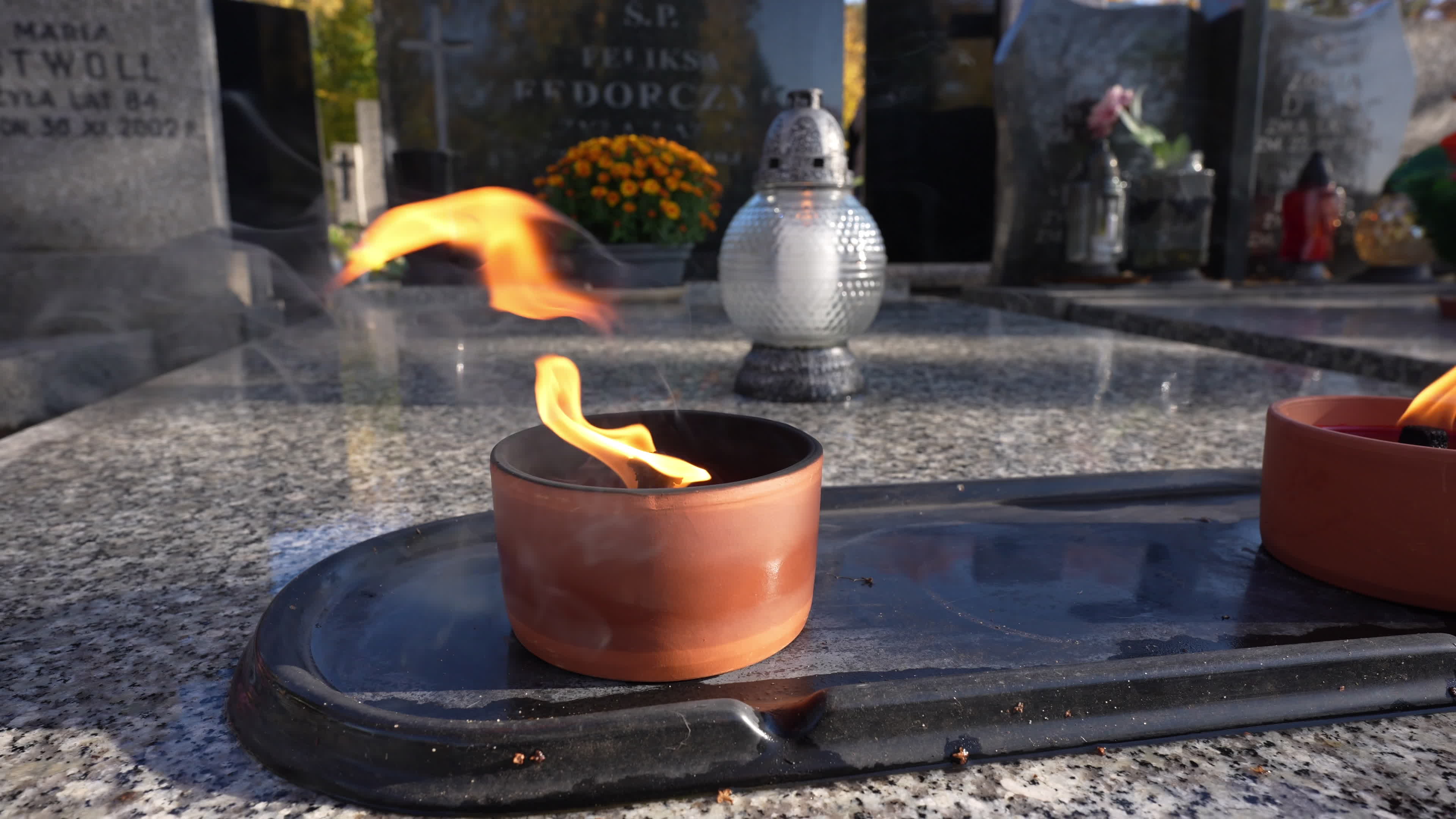 Thousands visit Brodno Cemetery in Warsaw on All Saints