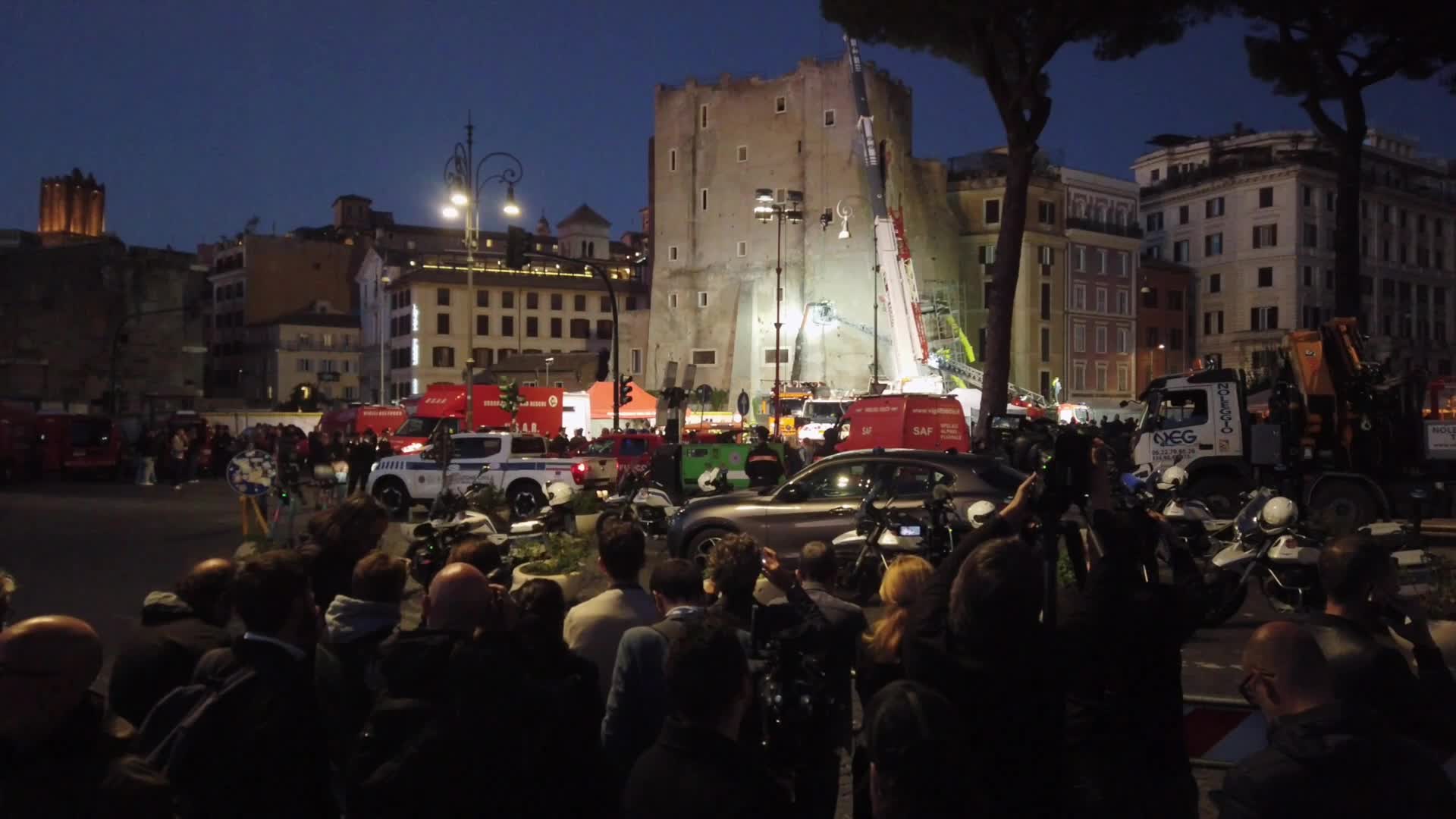 Worker trapped under collapsed medieval tower in Rome dies