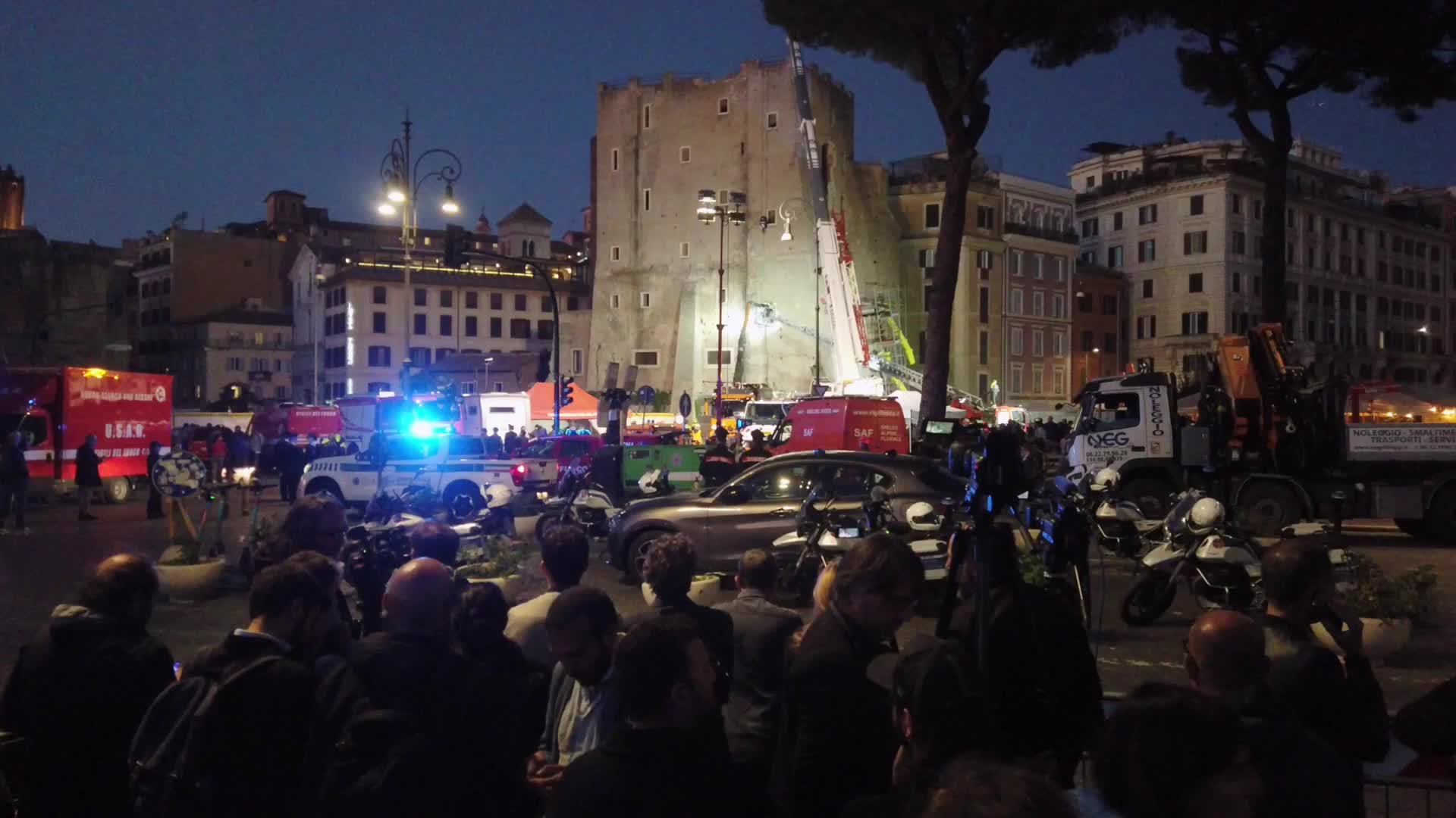 Worker trapped under collapsed medieval tower in Rome dies