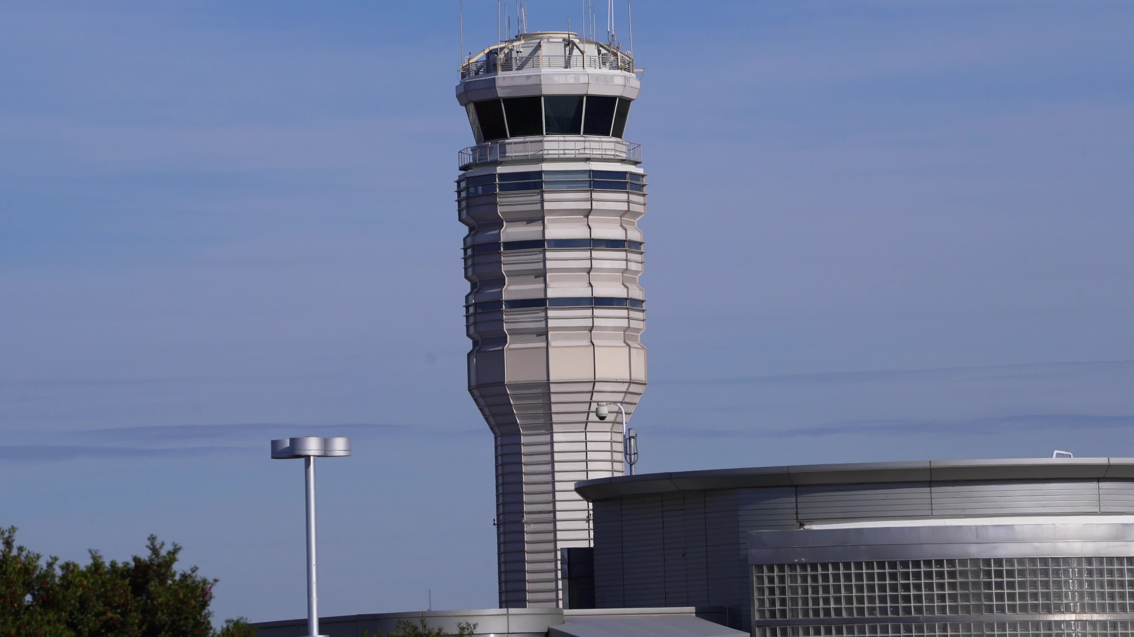 FAA slashes air traffic by 10% across 40 high-volume markets as government shutdown continues