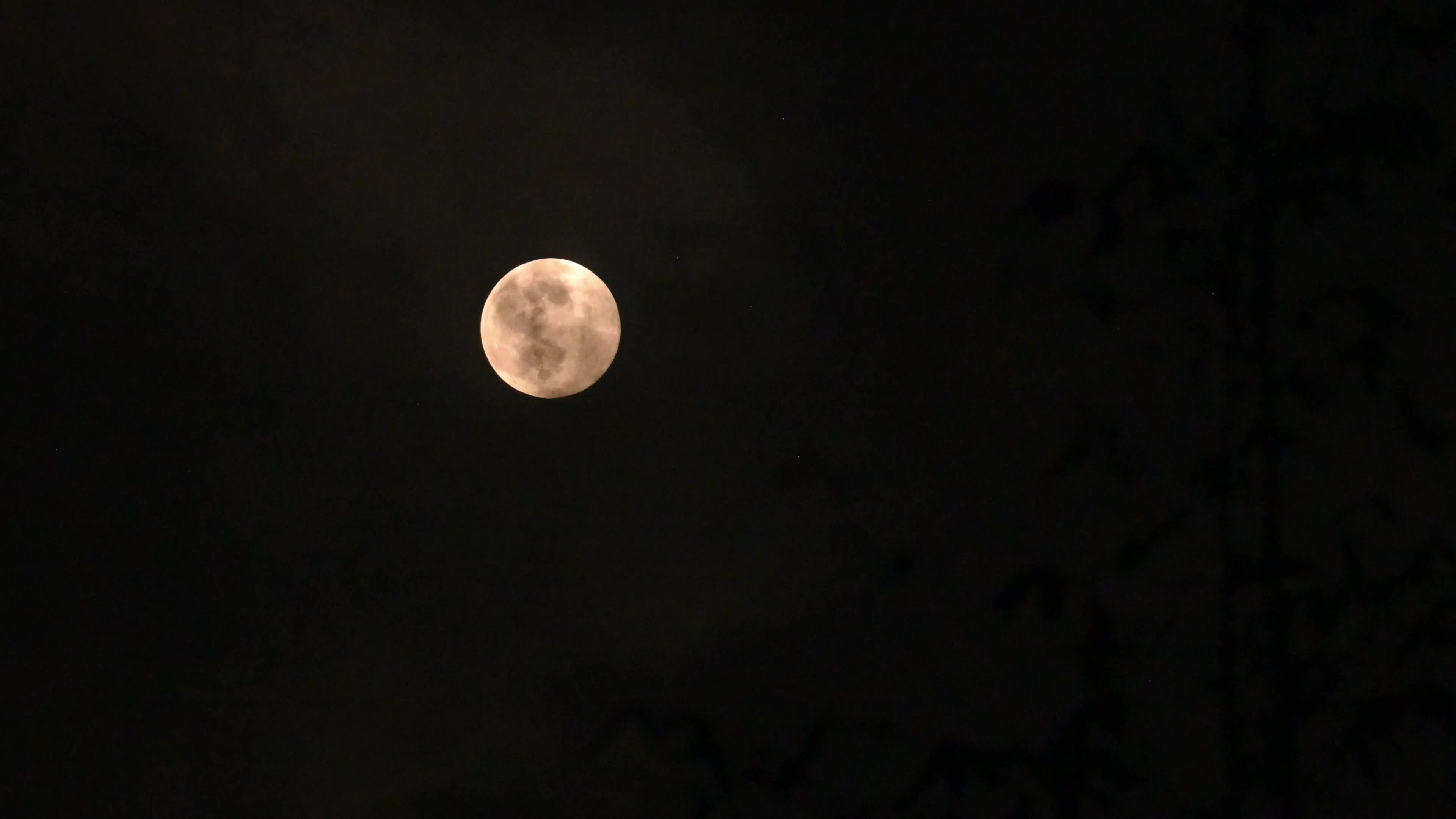 Beaver Moon 2025’s brightest Supermoon