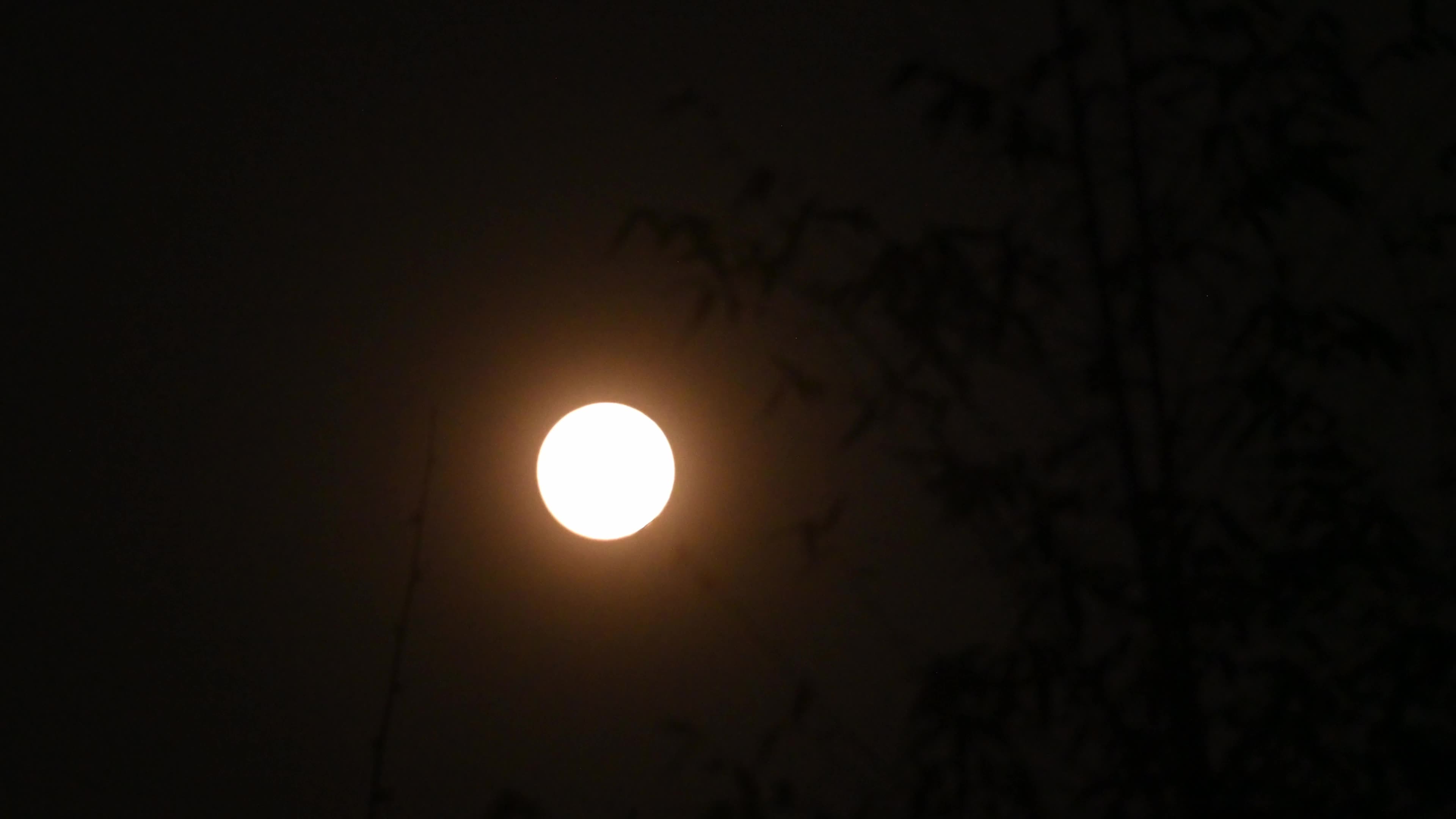 Beaver Moon 2025’s brightest Supermoon