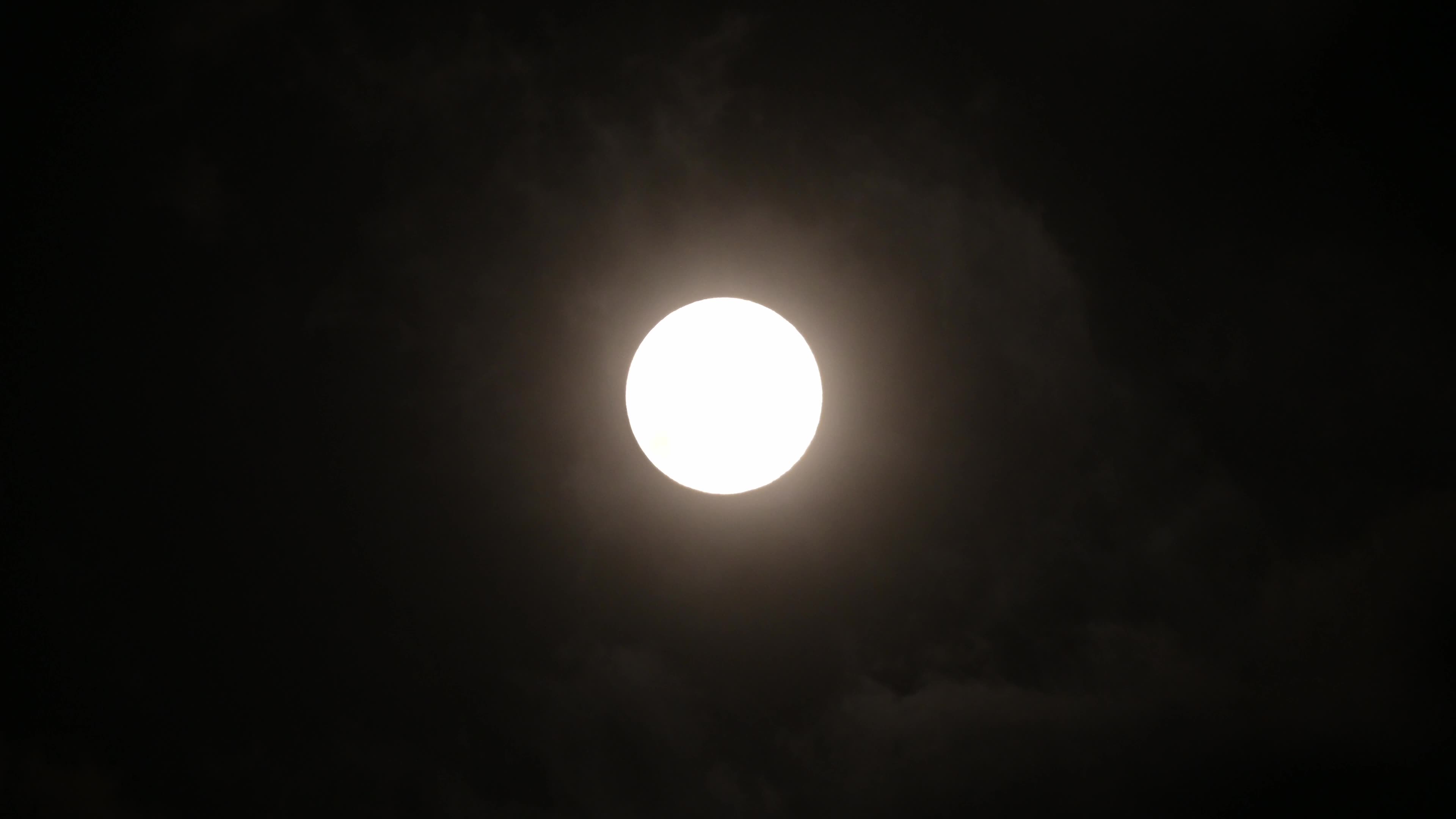Beaver Moon 2025’s brightest Supermoon