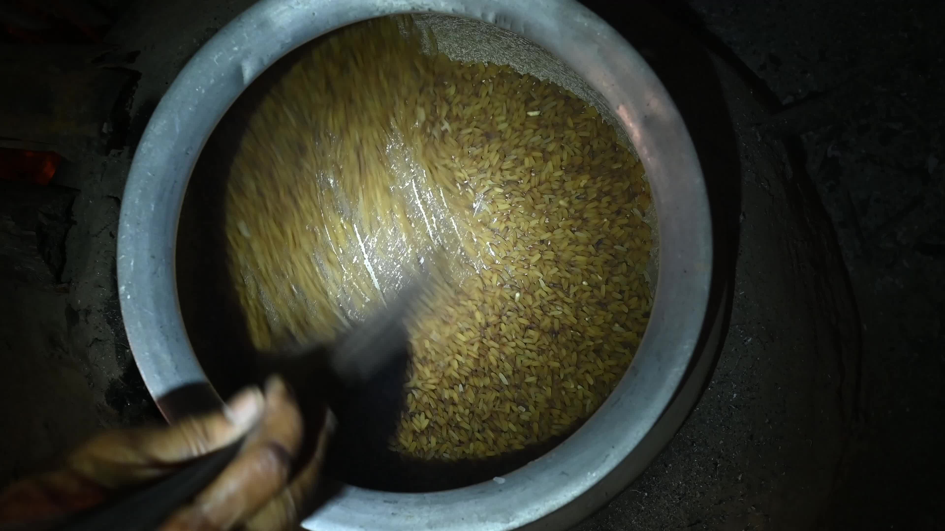 Puffed Rice - Wood-fired Mud Stove - Food Prepared In Clay Pots In The Ancient Way