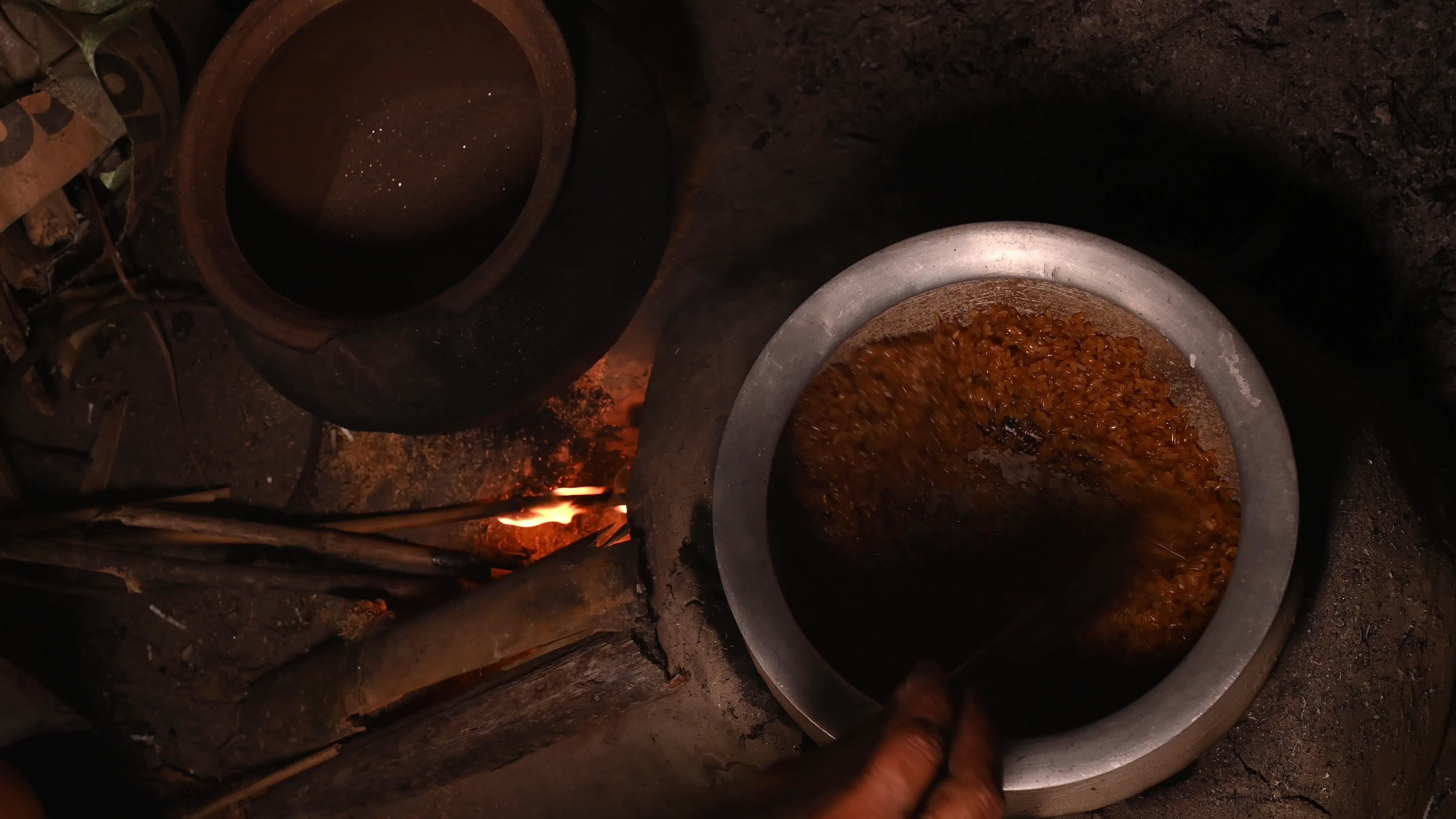 Puffed Rice - Wood-fired Mud Stove - Food Prepared In Clay Pots In The Ancient Way