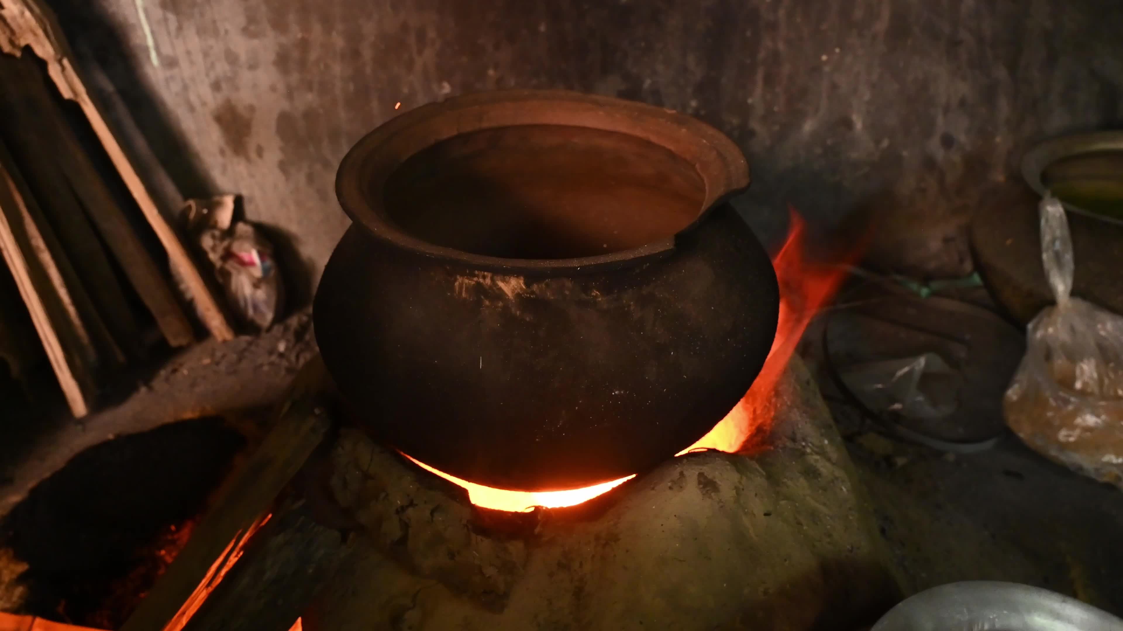 Puffed Rice - Wood-fired Mud Stove - Food Prepared In Clay Pots In The Ancient Way