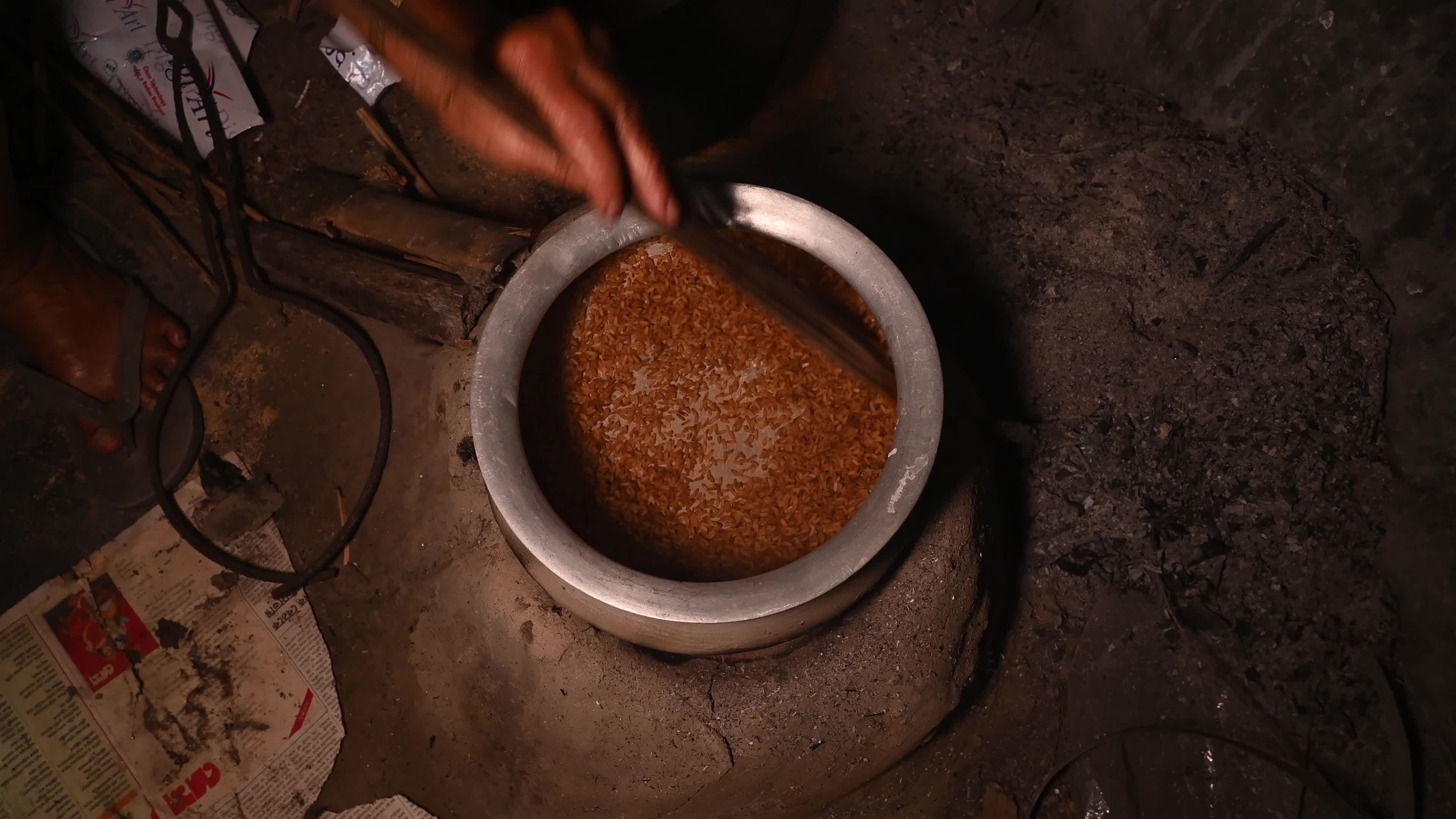 Puffed Rice - Wood-fired Mud Stove - Food Prepared In Clay Pots In The Ancient Way
