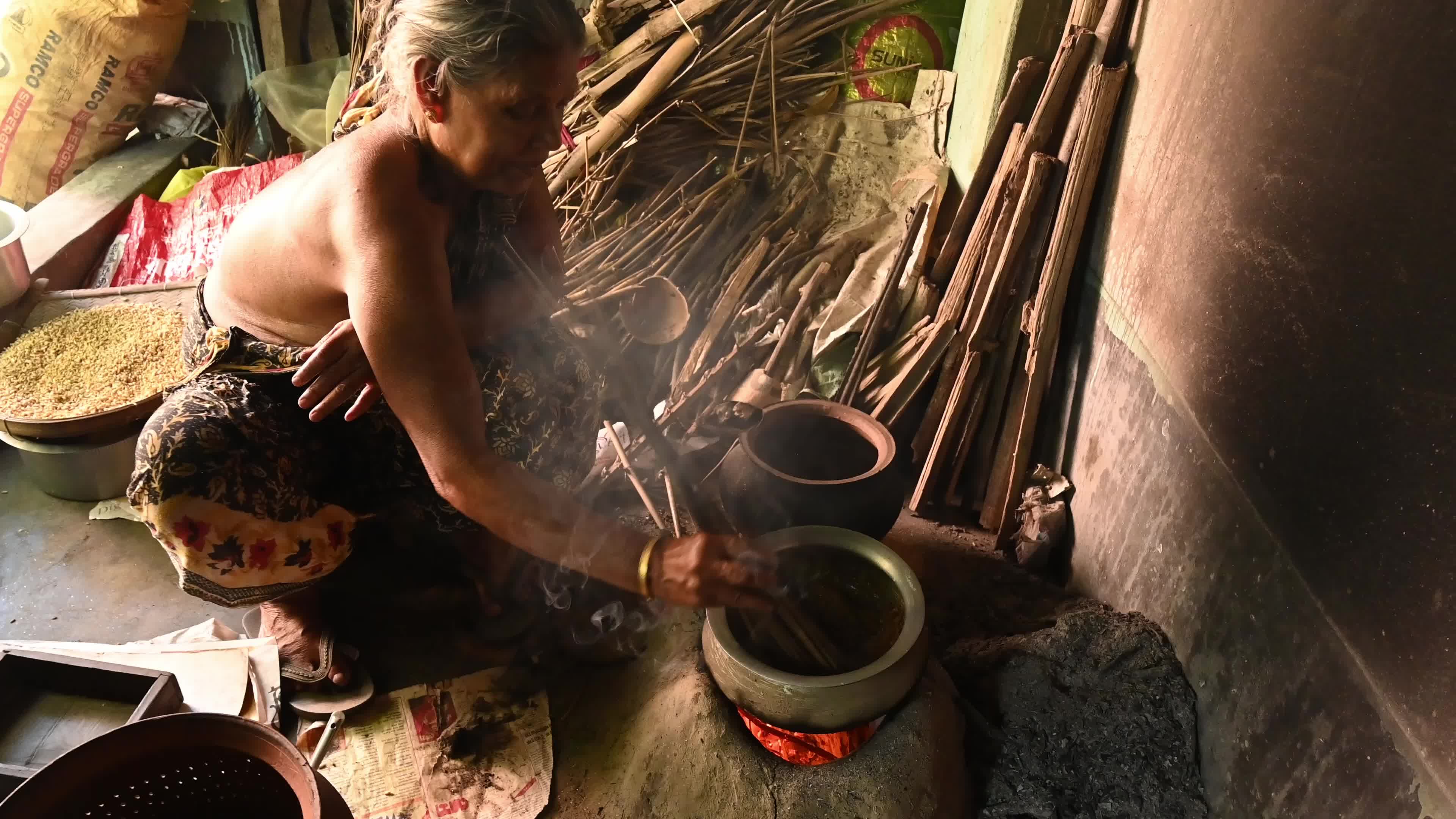 Puffed Rice - Wood-fired Mud Stove - Food Prepared In Clay Pots In The Ancient Way