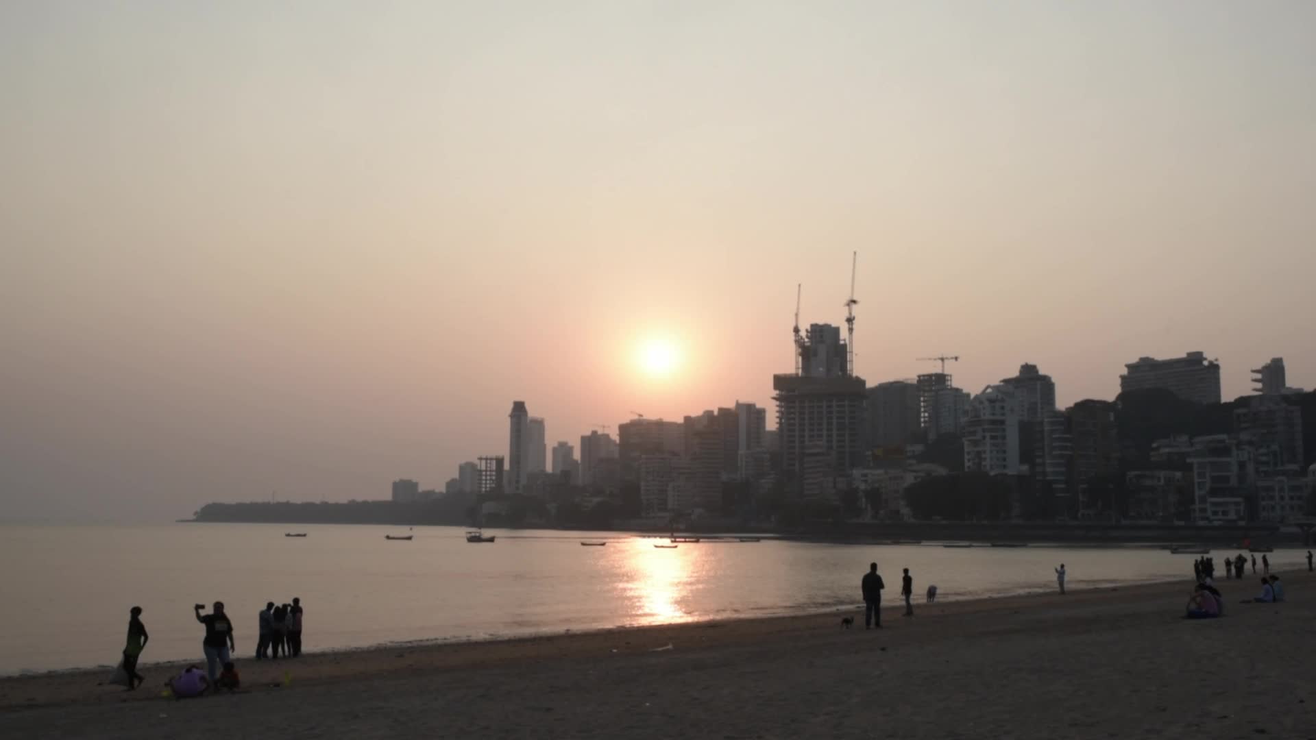 Daily Life In Mumbai 