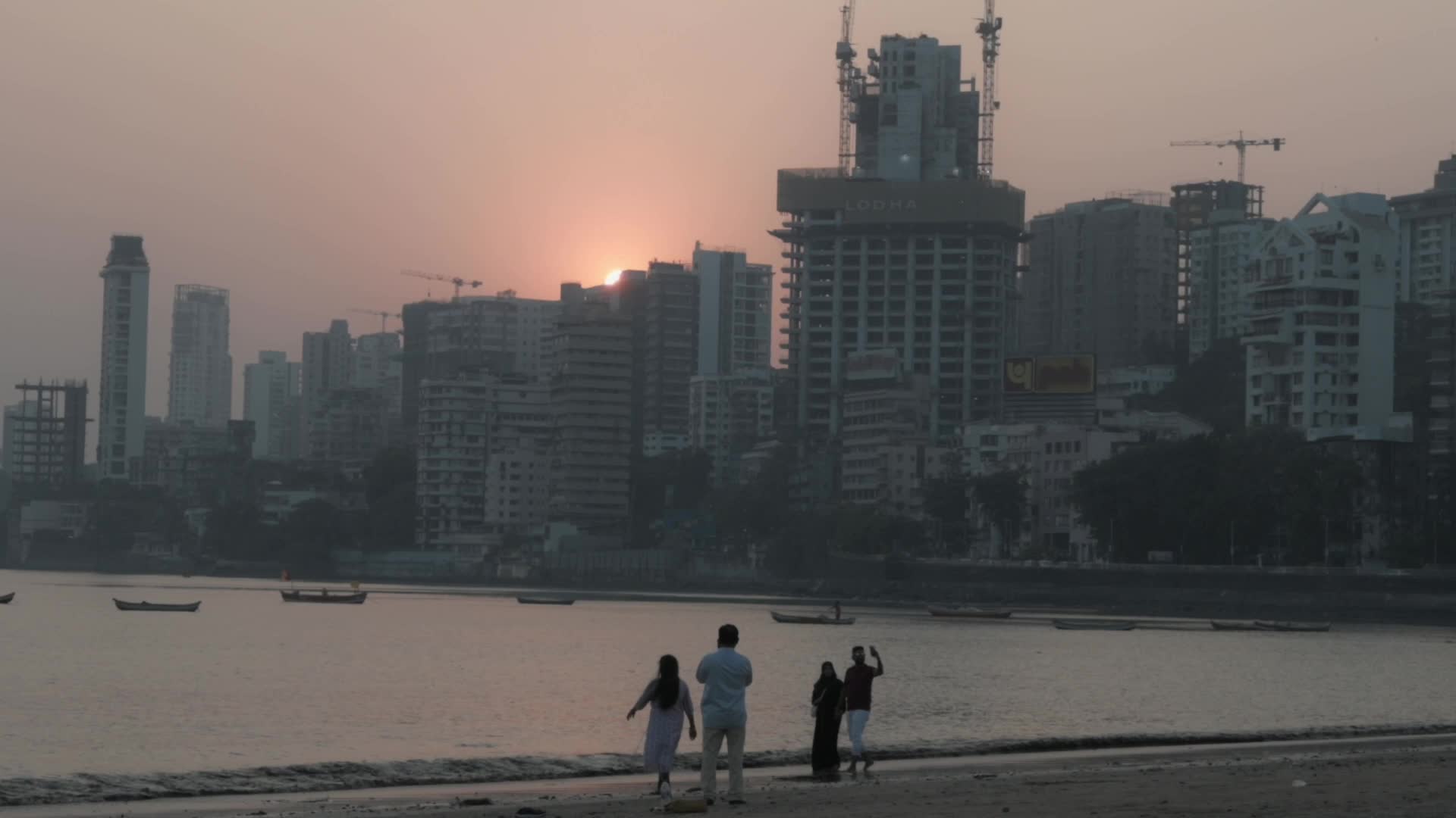 Daily Life In Mumbai 